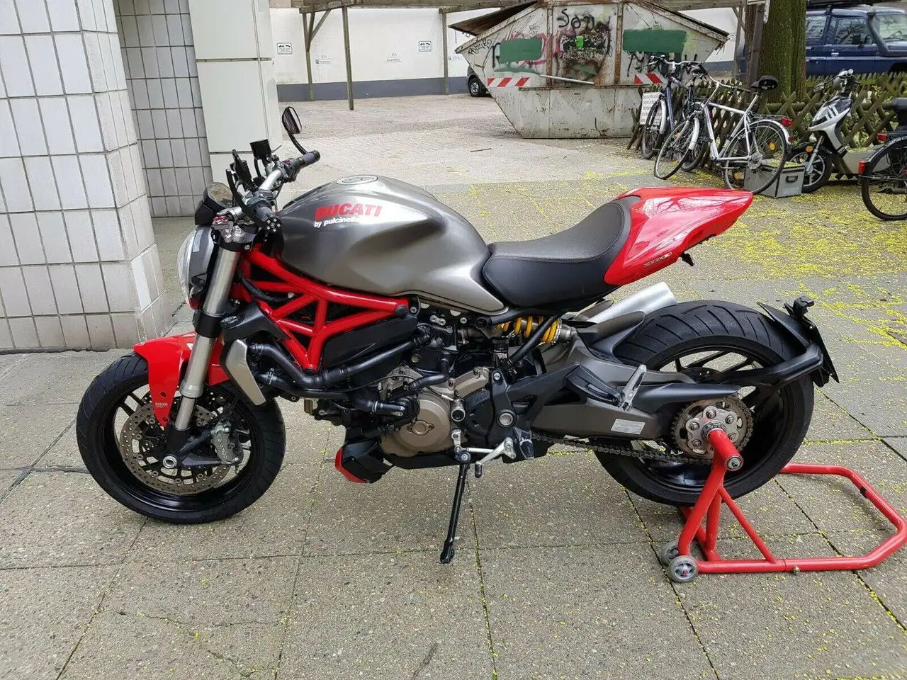 Ducati Monster 1200
