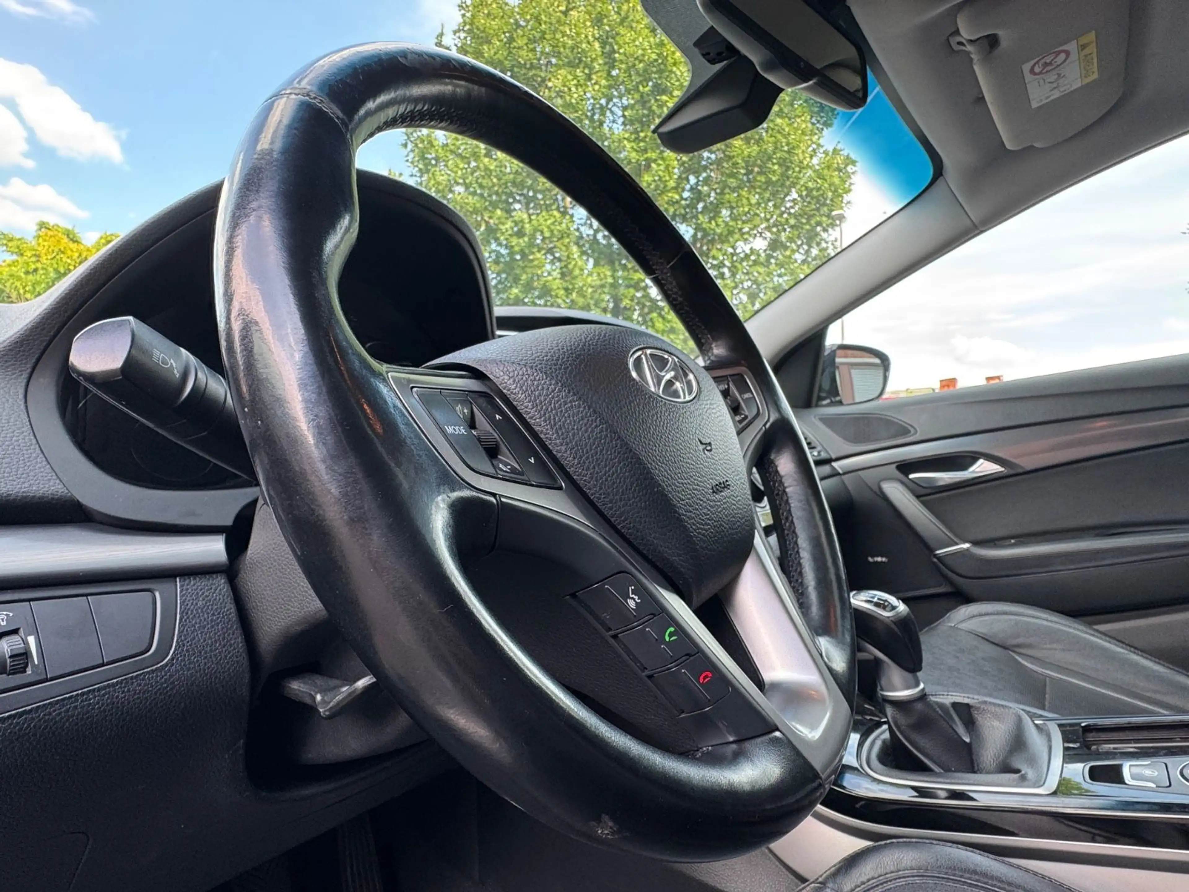 Hyundai i40 Premium *PANO*LEDER*KAMERA*XENON*TEMPO*NAVI* — photo 15