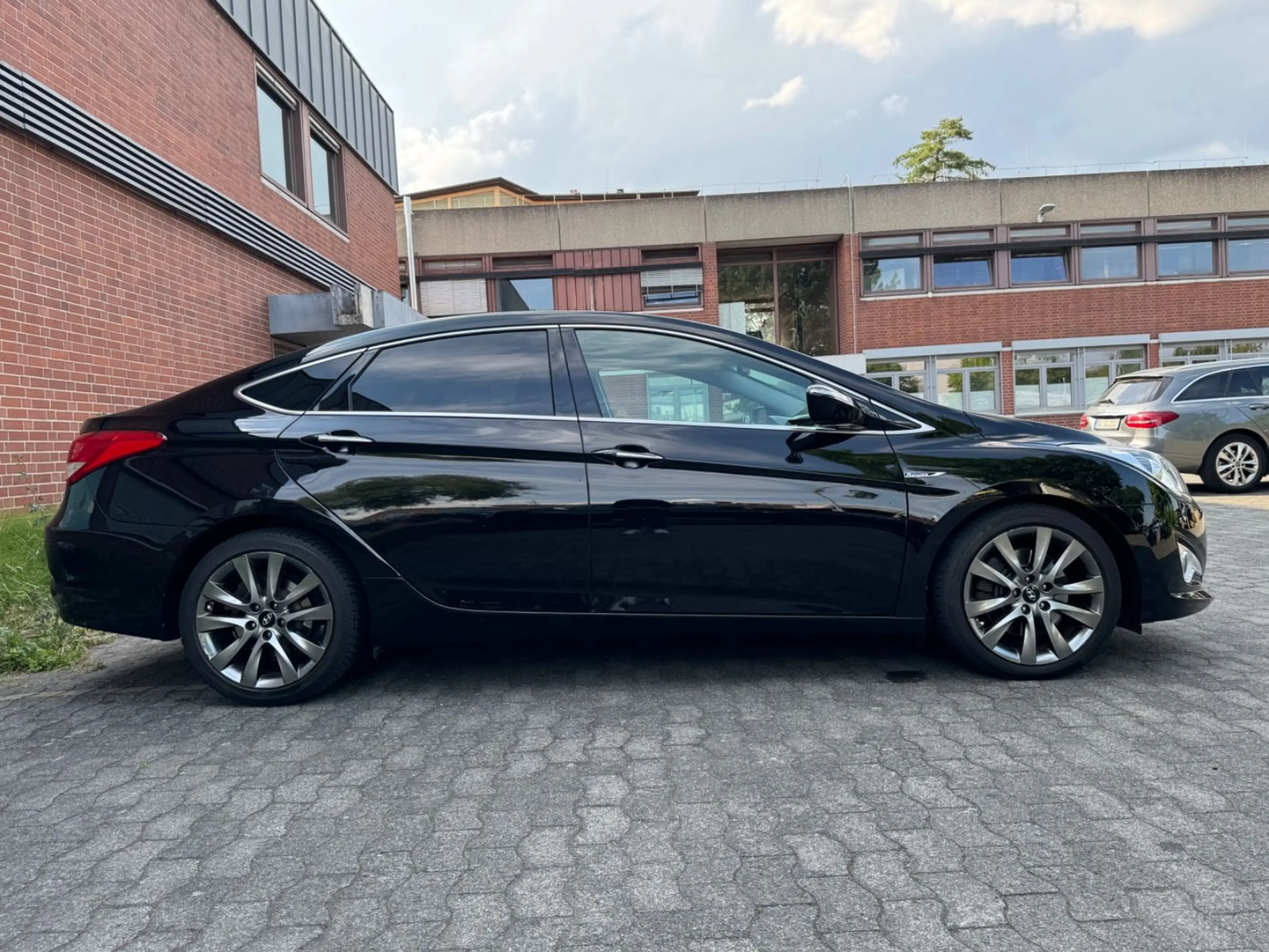Hyundai i40 Premium *PANO*LEDER*KAMERA*XENON*TEMPO*NAVI* — photo 4