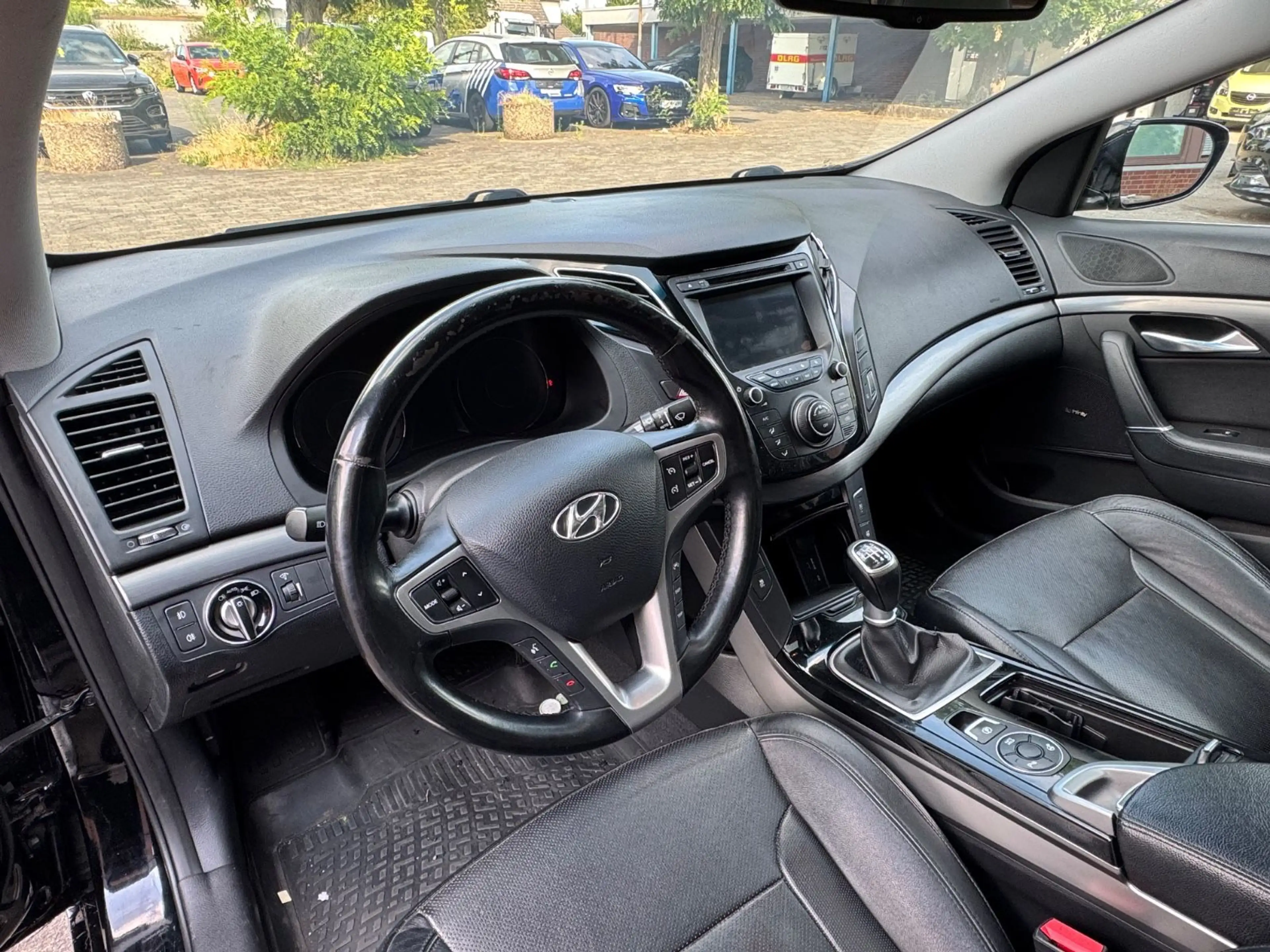 Hyundai i40 Premium *PANO*LEDER*KAMERA*XENON*TEMPO*NAVI* — photo 9