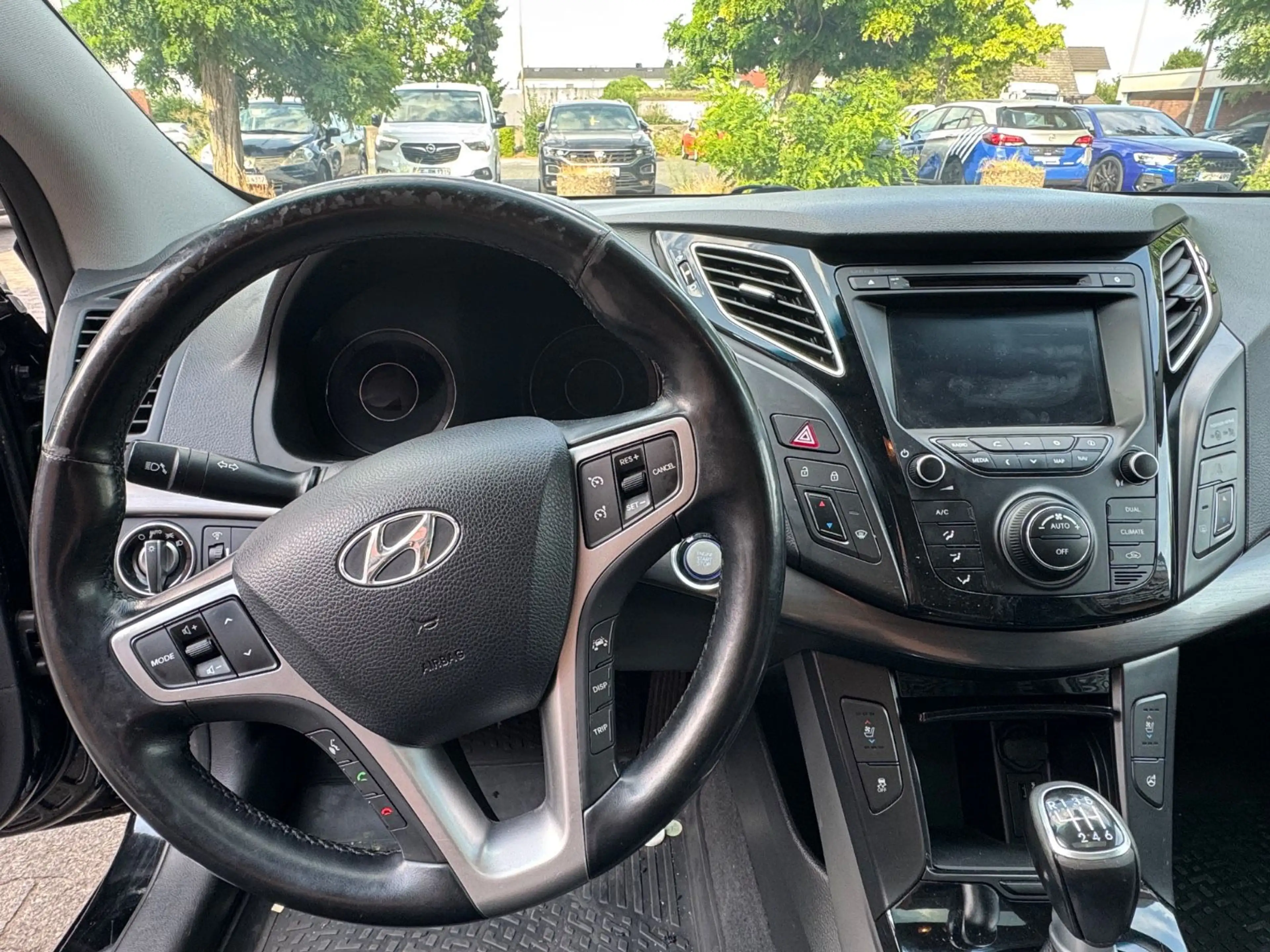 Hyundai i40 Premium *PANO*LEDER*KAMERA*XENON*TEMPO*NAVI* — photo 14