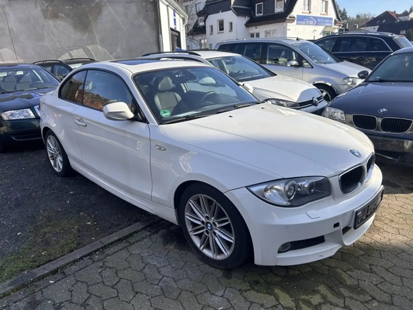 BMW 120 i Coupe M-Paket T-Leder eGSD 8 fach bereift Bianco - 1