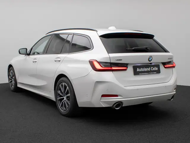 BMW 3 Series view 9