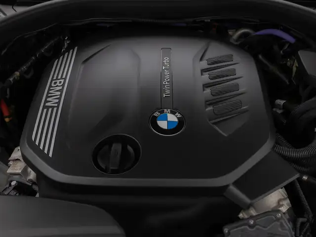 BMW 3 Series view 15