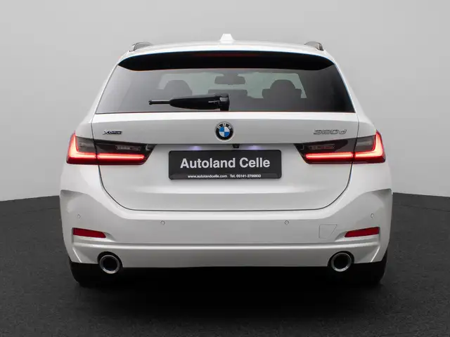 BMW 3 Series view 8
