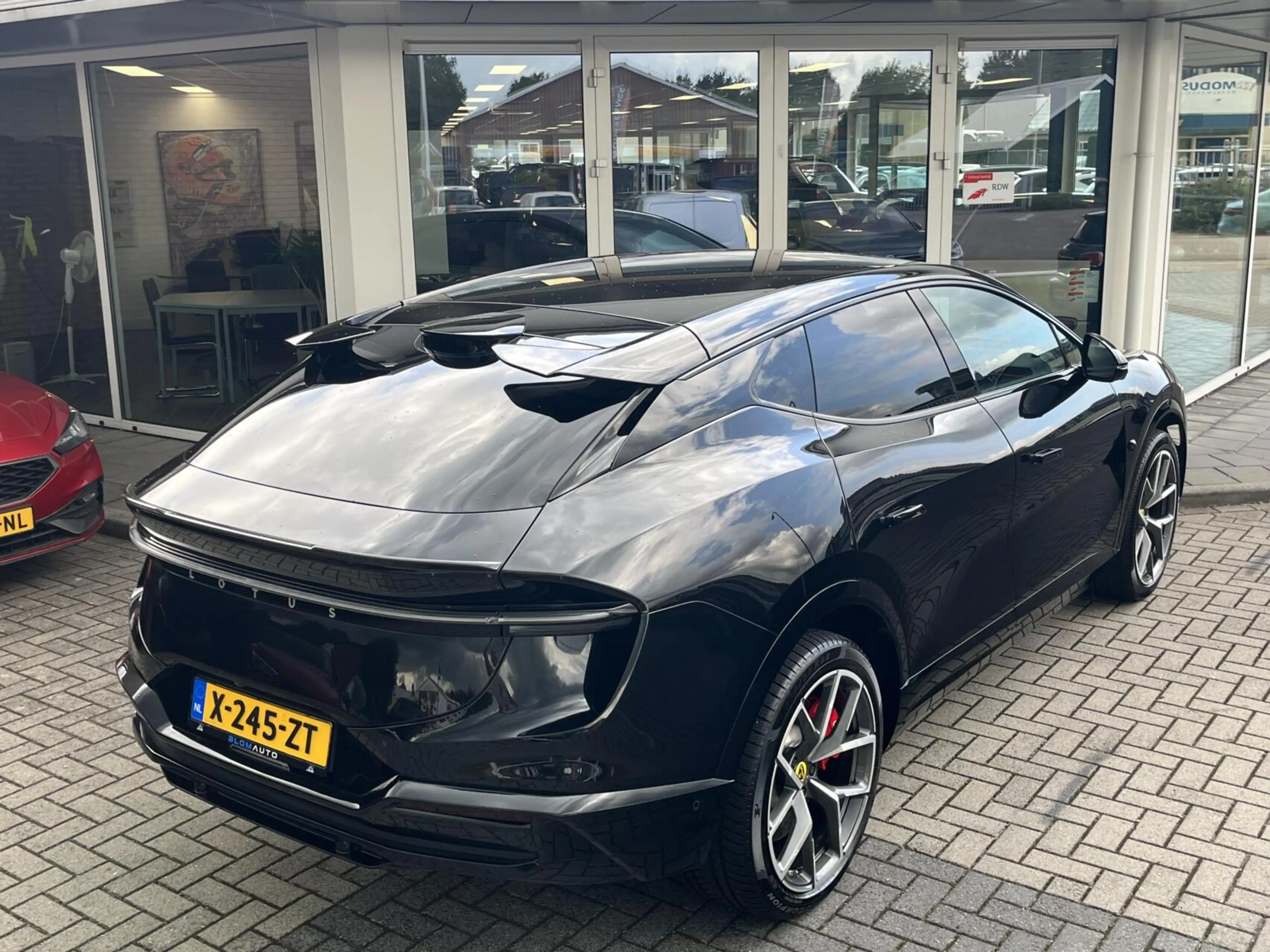 Lotus Eletre EDS 612PK 4WD 112 kWh TREKH+KEF+PANO+22INCH — photo 21