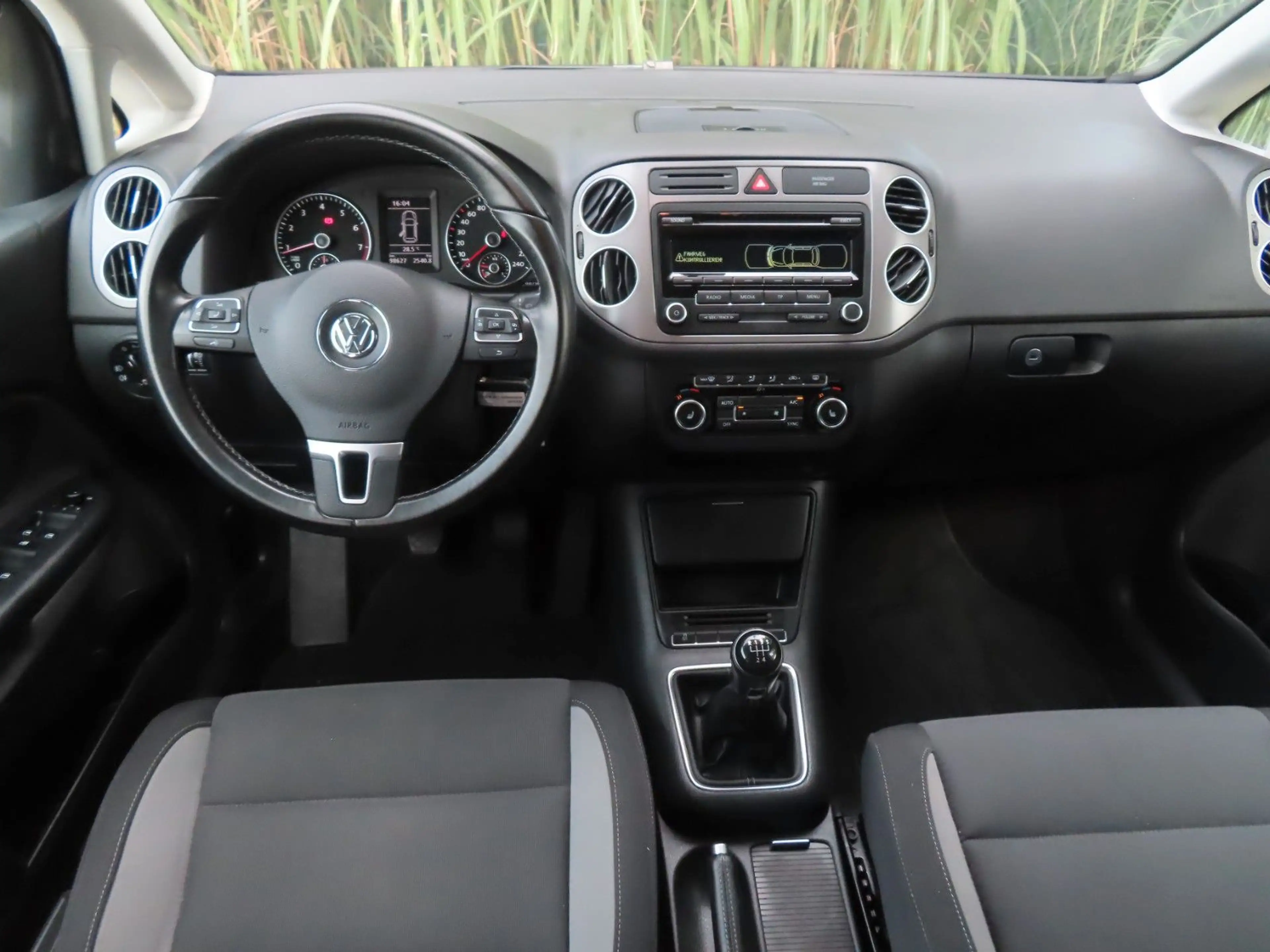 Volkswagen Golf Plus Life     "Schwarz-Met. EZ 11/2013" — photo 13