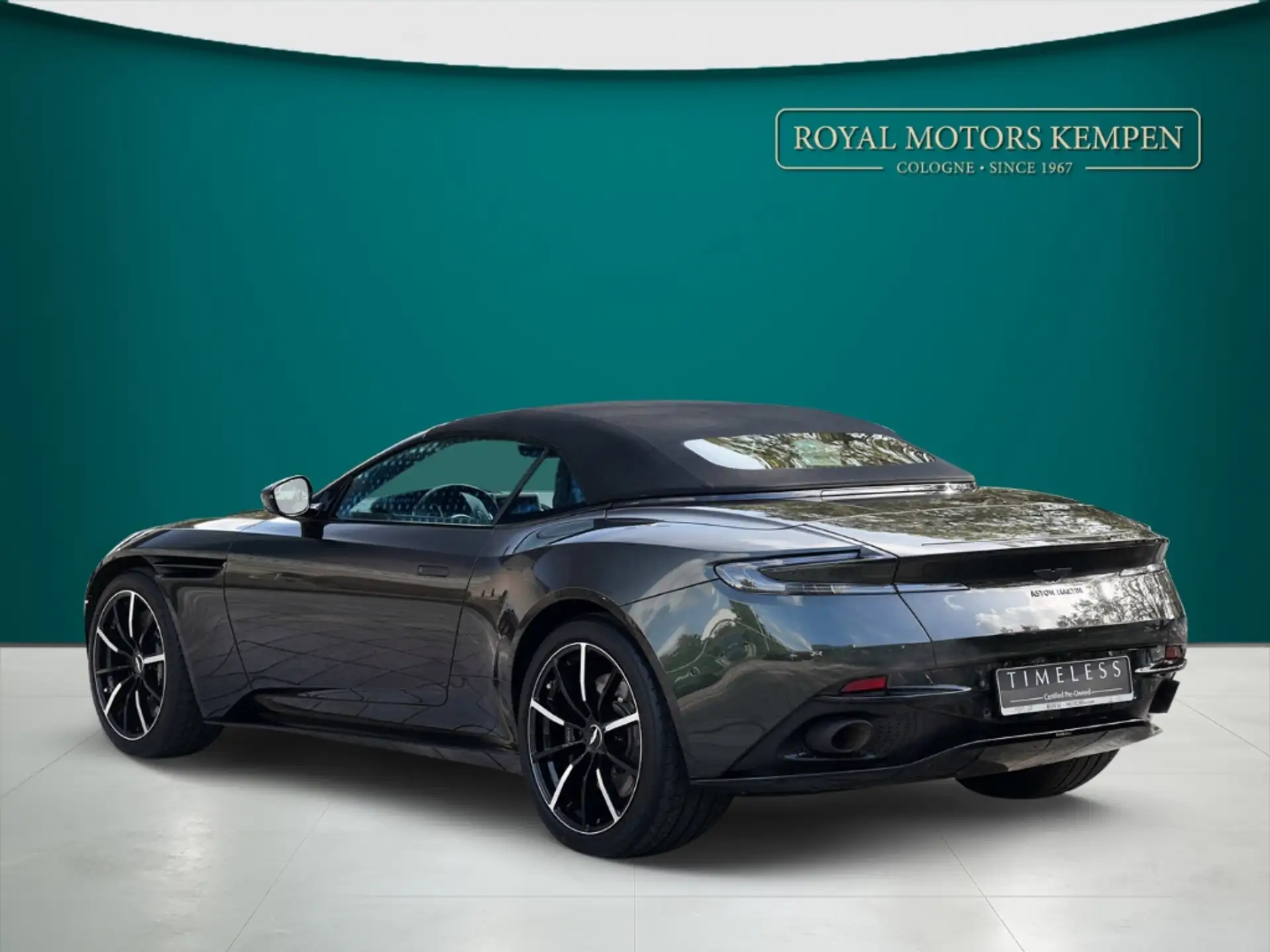 애스턴마틴 DB11 V8 2023 블랙 사진 6