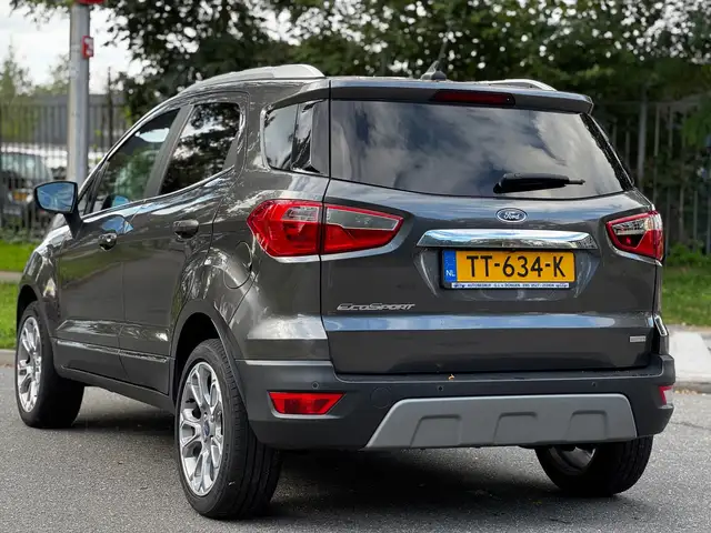 Ford EcoSport view 4
