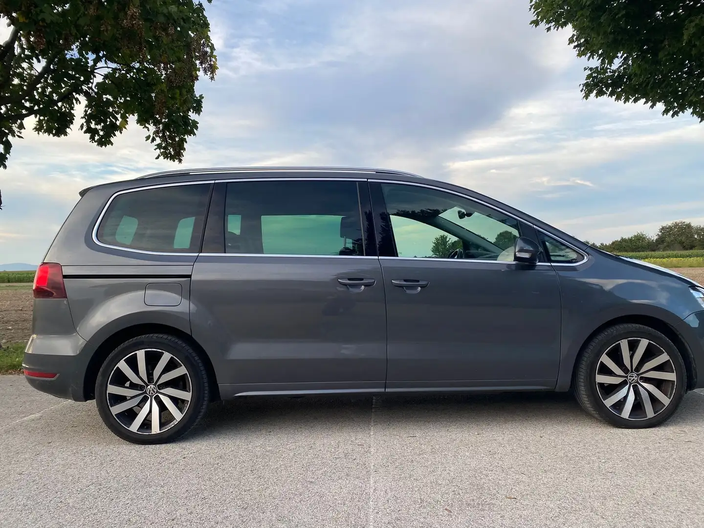 Volkswagen Sharan Sharan Highline 2.0 Grau - 1