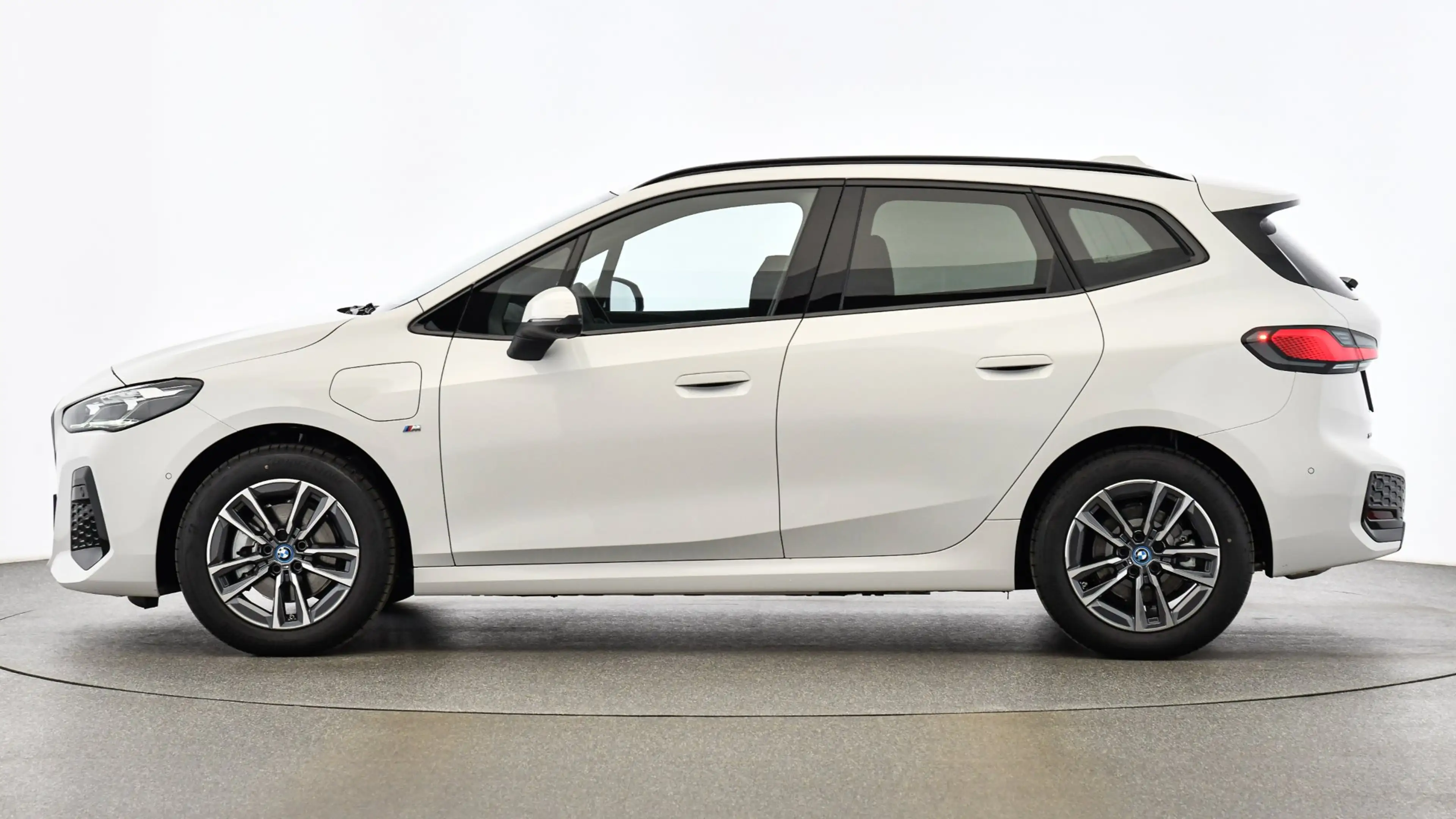 BMW 225 e xDrive M-Sportpaket — photo 7