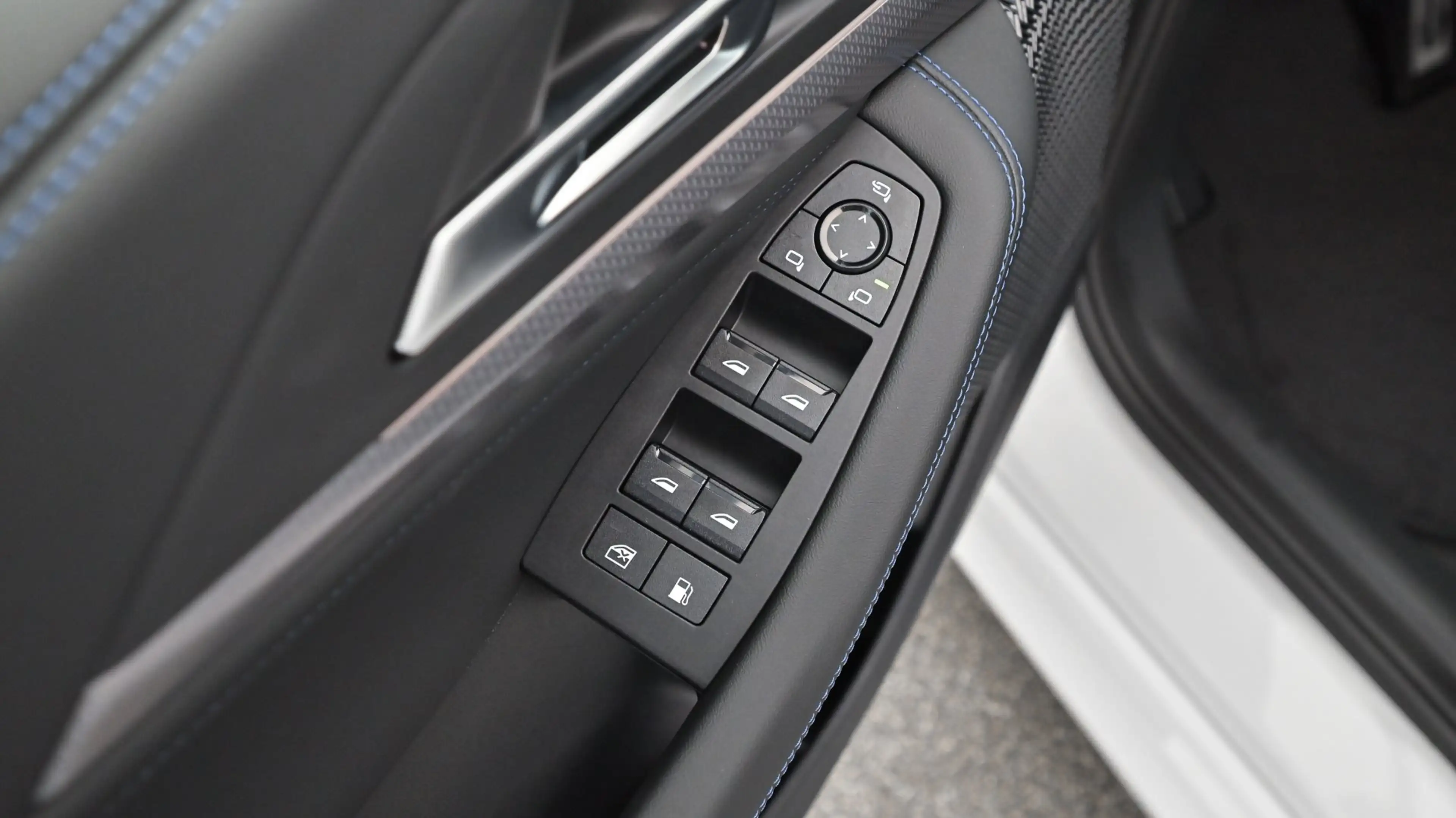 BMW 225 e xDrive M-Sportpaket — photo 11