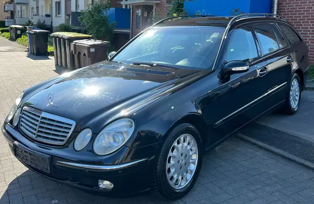 Mercedes-Benz E 270 CDI AUTOMATIK *NAVI-PDC-TEMPO-ALUS-TÜV NEU*