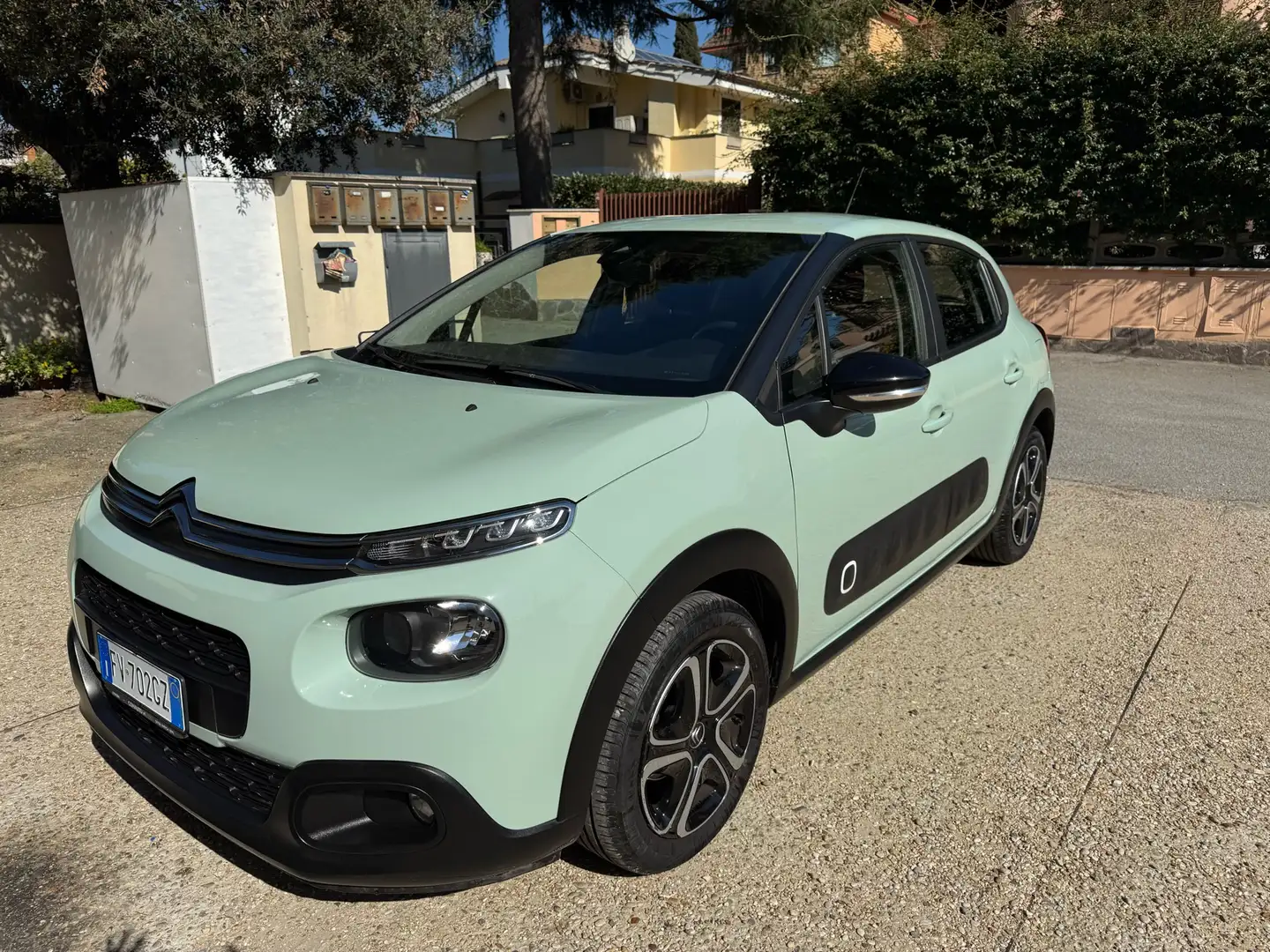 Citroen C3 1.2 puretech Feel 68cv GPL Verde - 2