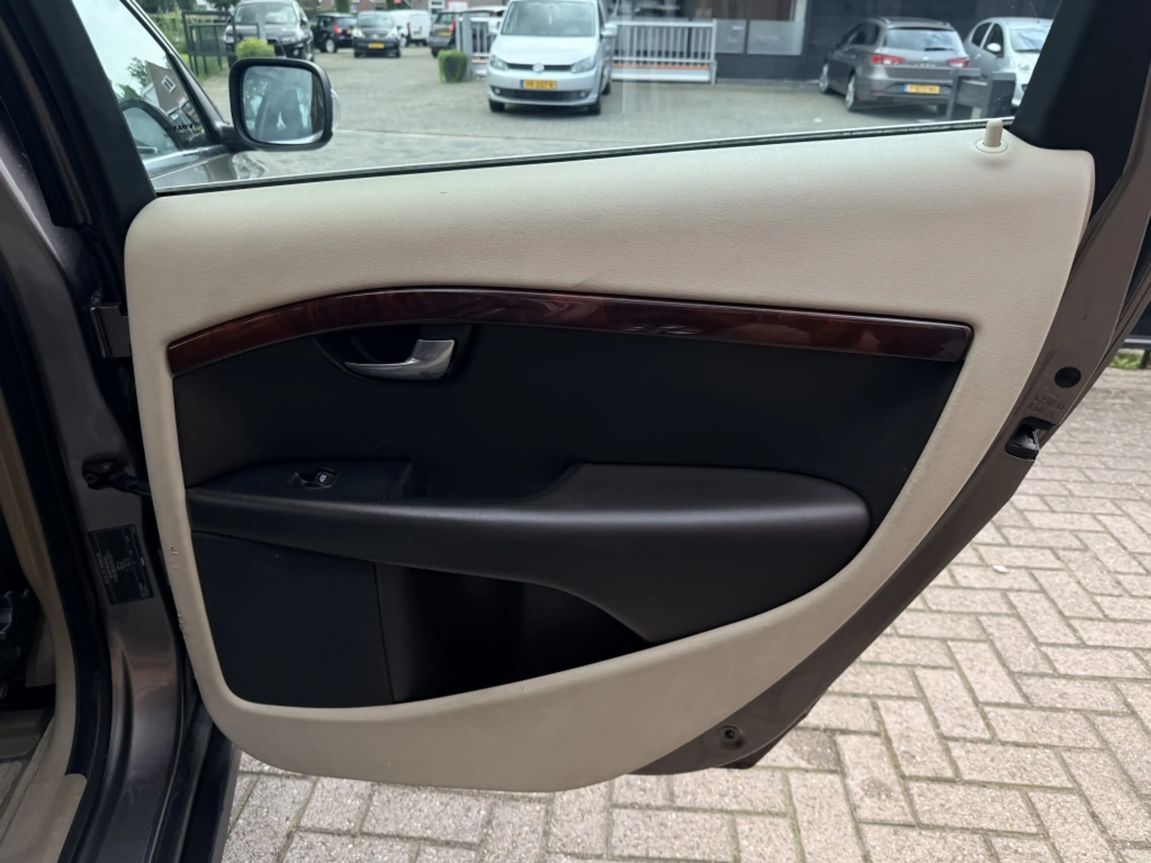 Volvo XC70 3.2 Summum — photo 14