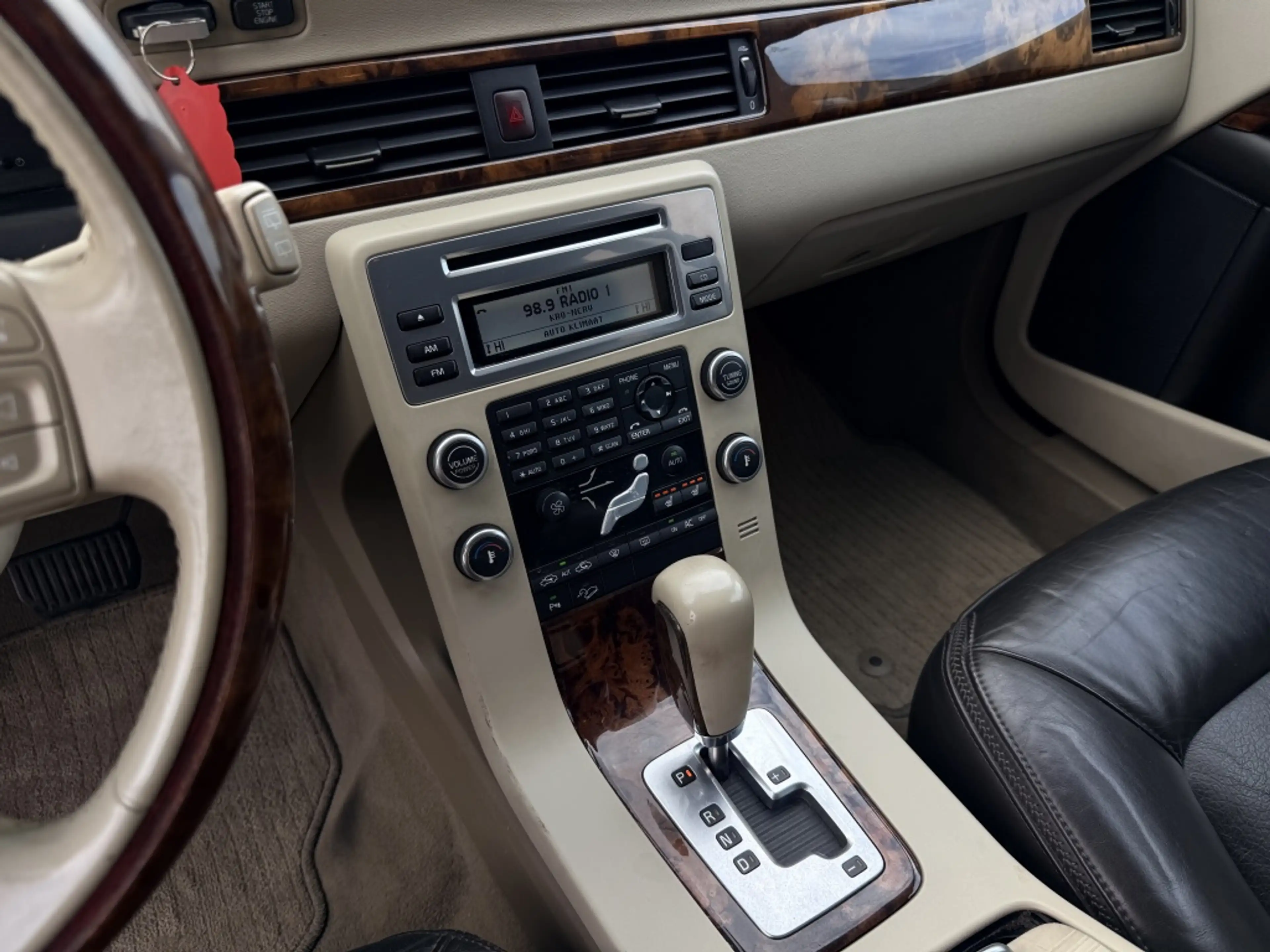 Volvo XC70 3.2 Summum — photo 12