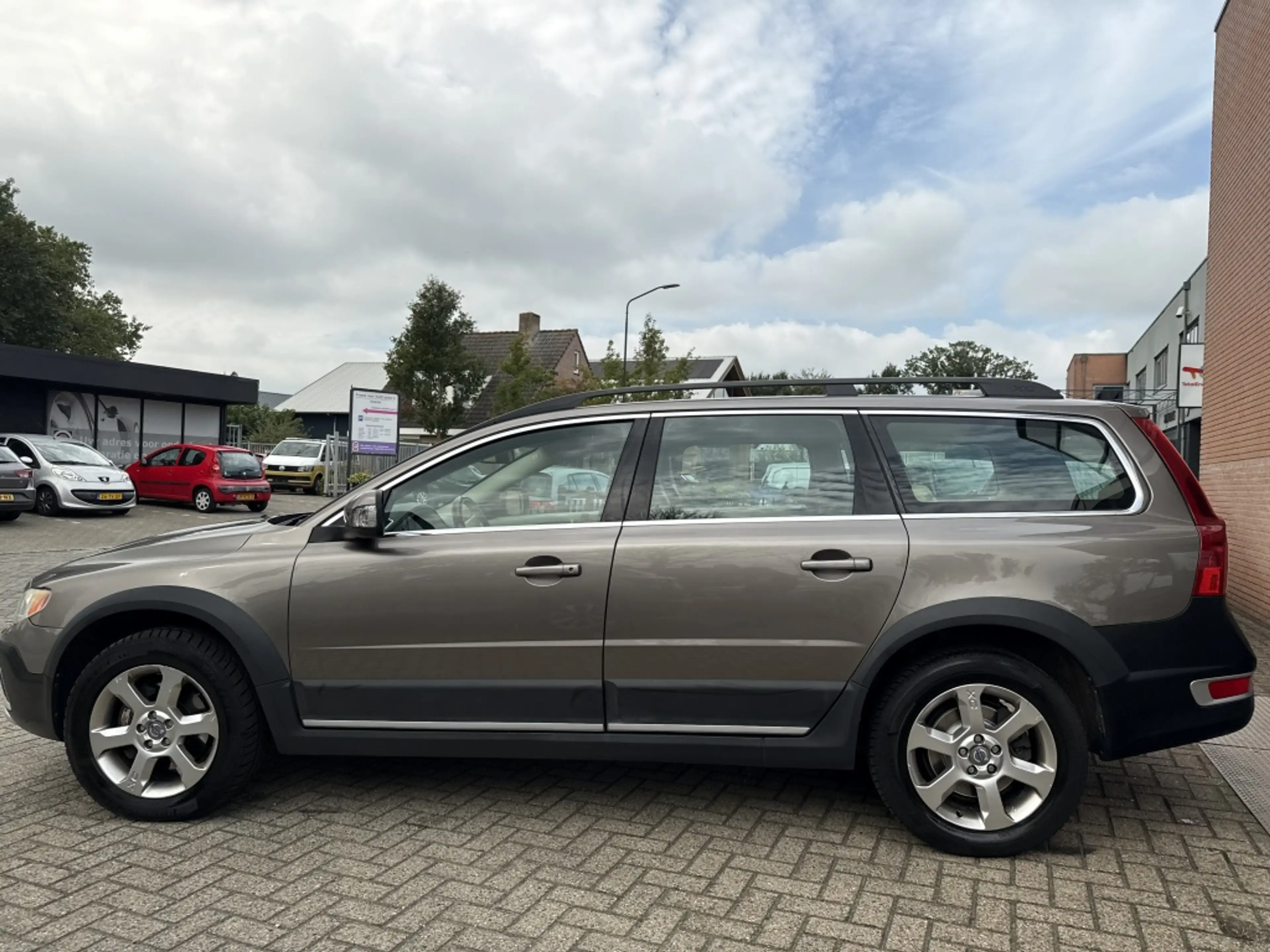 Volvo XC70 3.2 Summum — photo 10