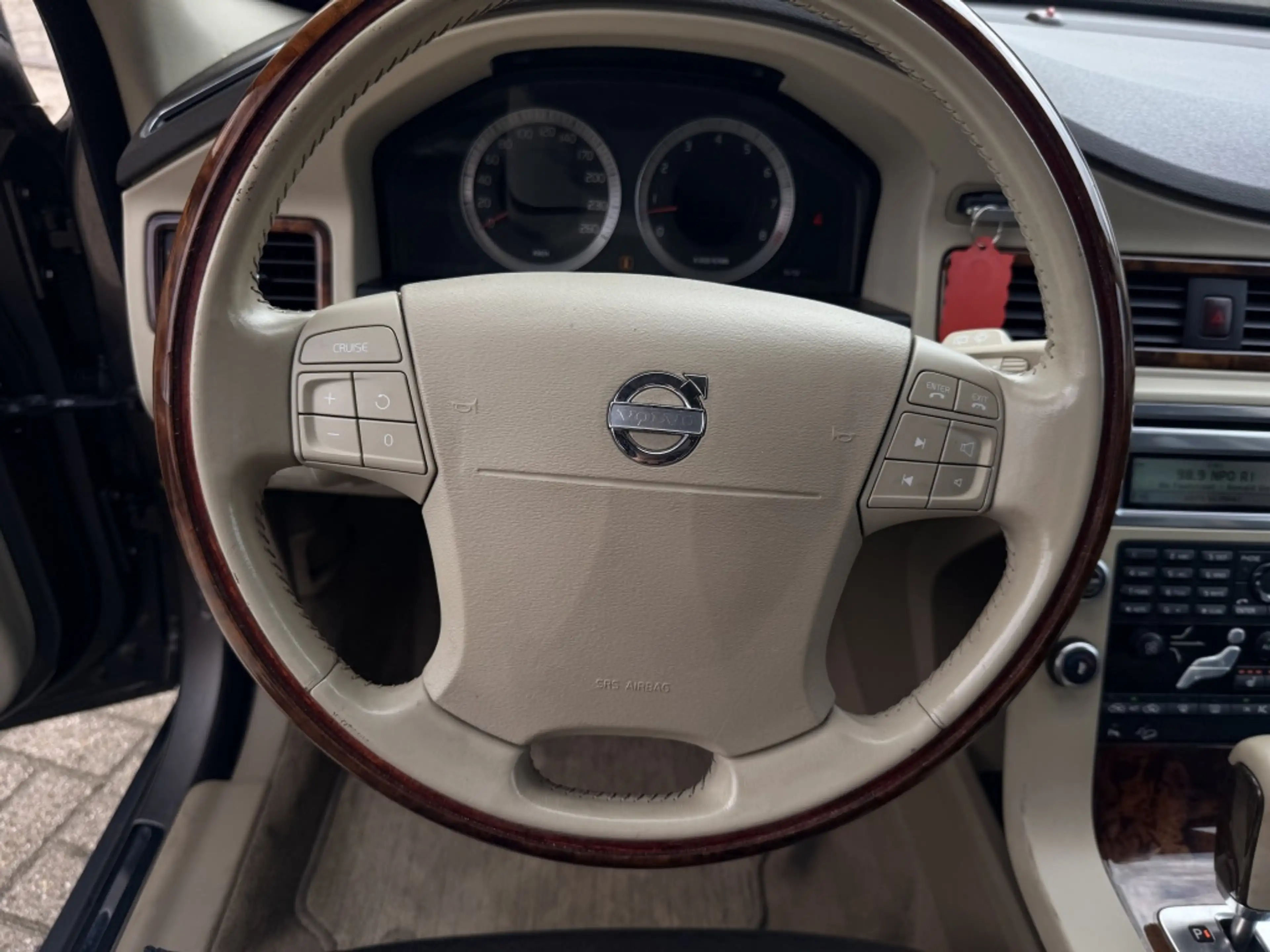 Volvo XC70 3.2 Summum — photo 8