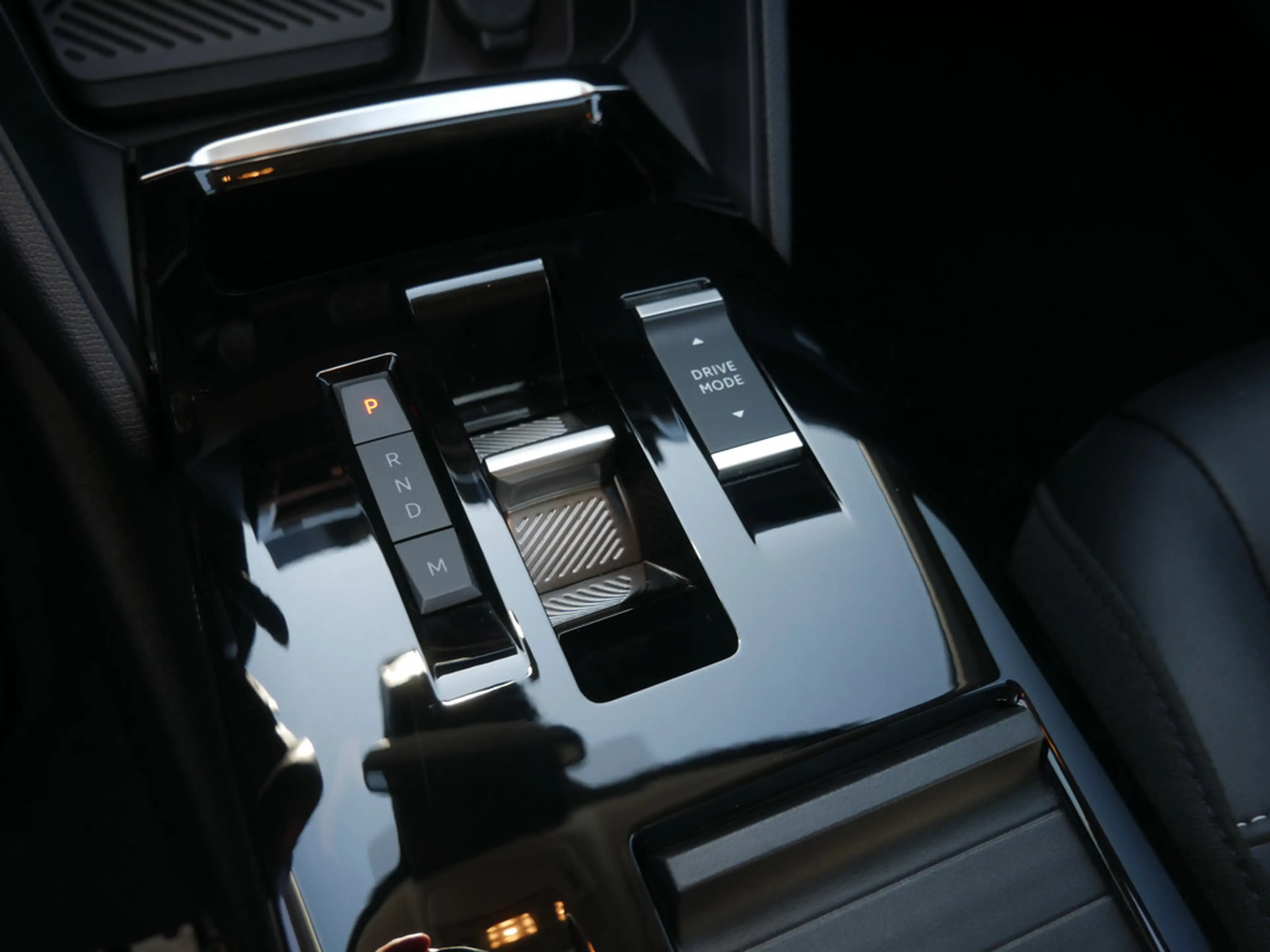 Citroen C4 PureTech 130 Max SHZ NAVI ACC HUD LED 360° — photo 13