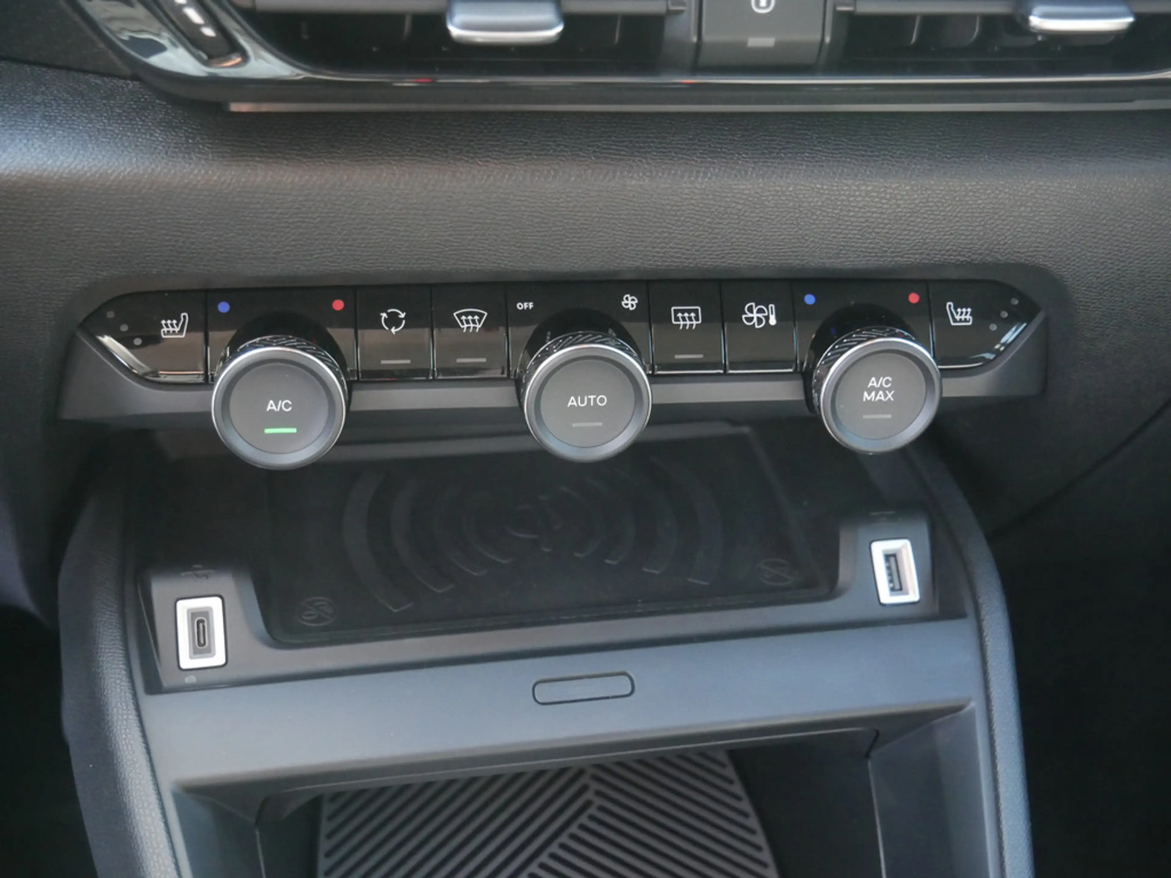 Citroen C4 PureTech 130 Max SHZ NAVI ACC HUD LED 360° — photo 12