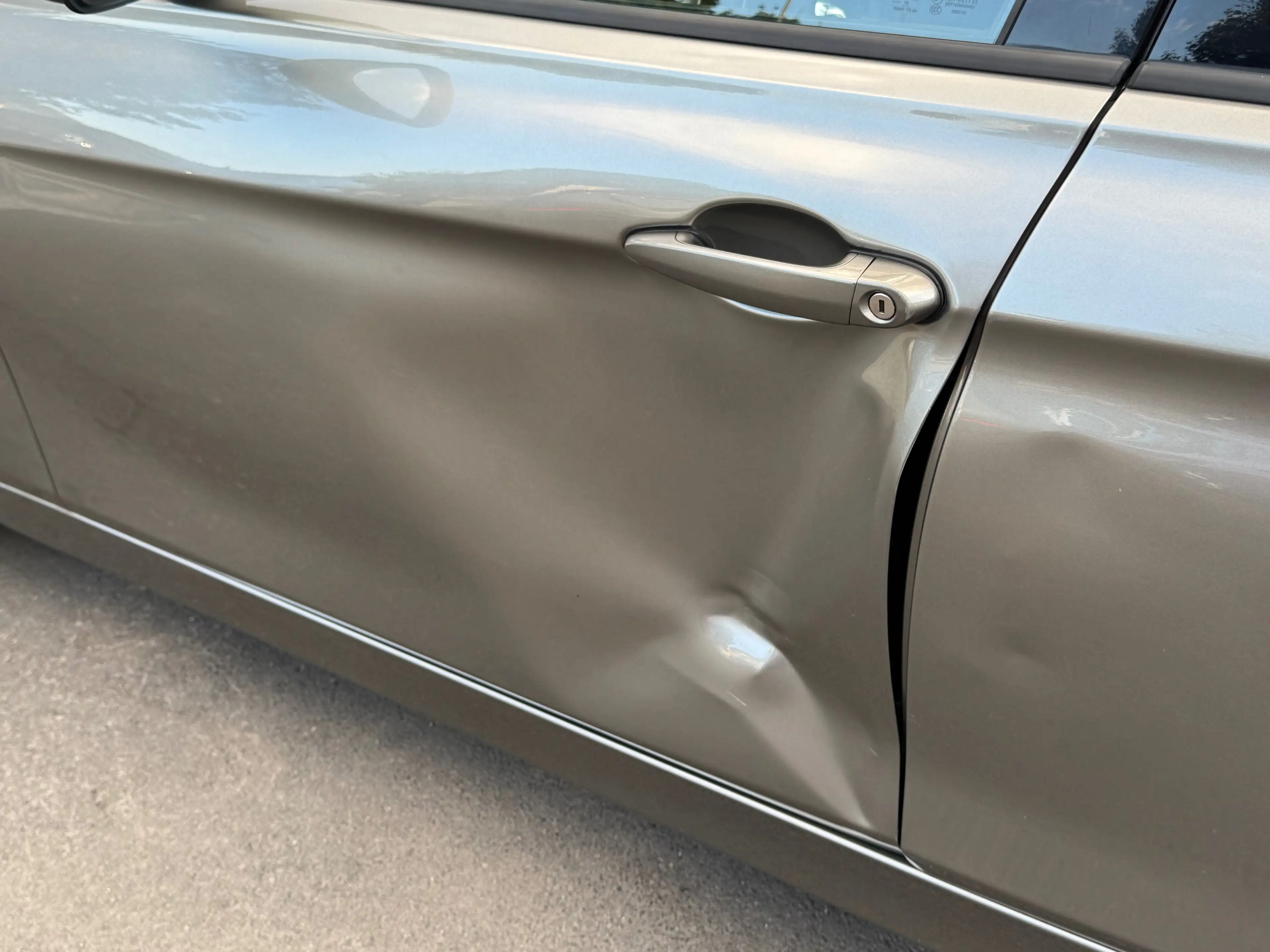 BMW 318 dA / FACELIFT / FULLOPTIONS / BOITE AUTO / 1PROP CARNET — photo 9