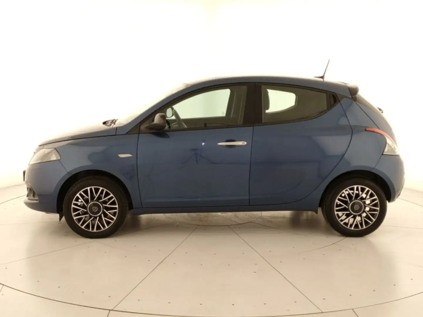 Lancia Ypsilon 1.0 firefly hybrid Platino s&s 70cv Azul - 2