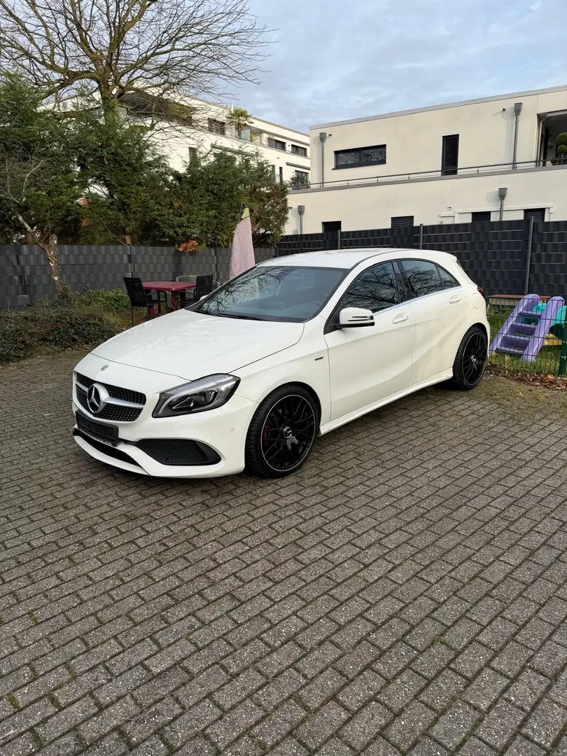 Mercedes-Benz A 200 d AMG Line - 2