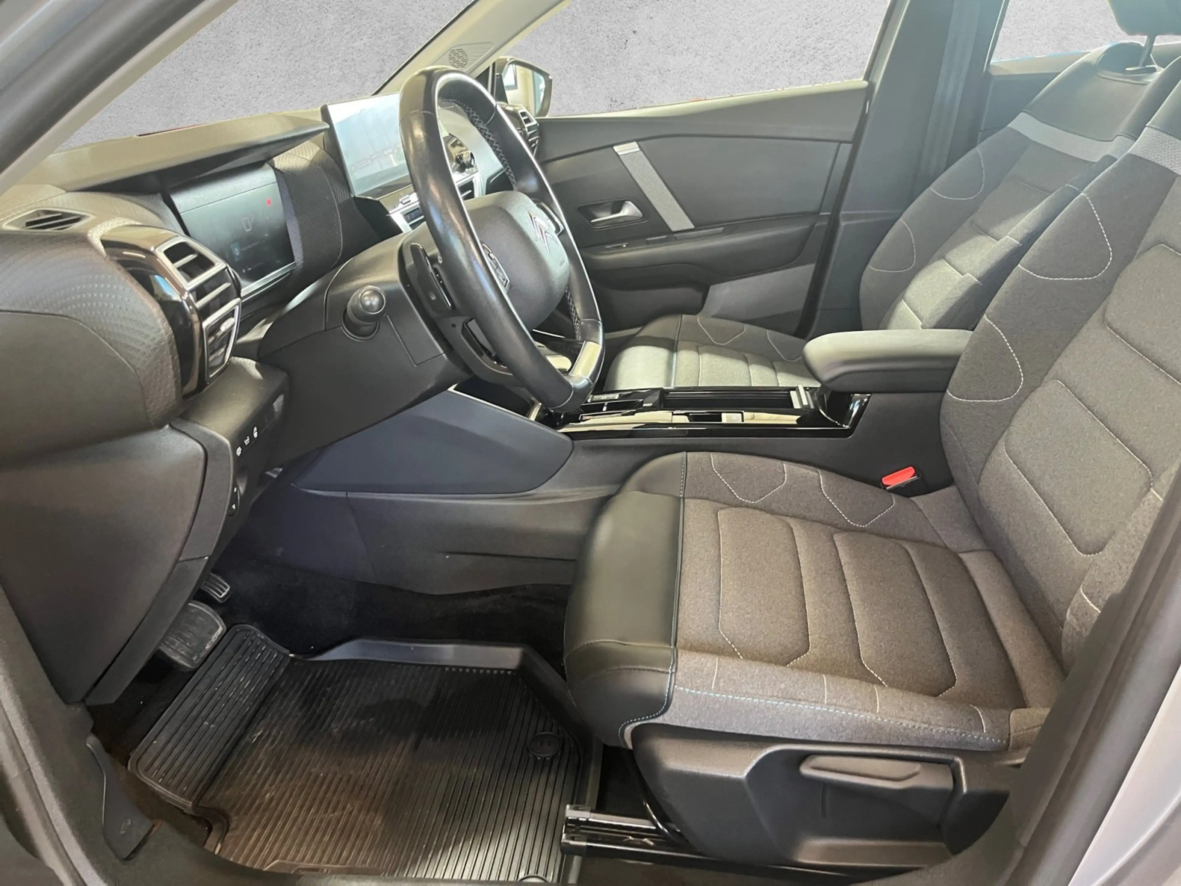 Citroen C4 1.5 BlueHDI 130 Feel LED Navi SHZ Winterp. LM — photo 6