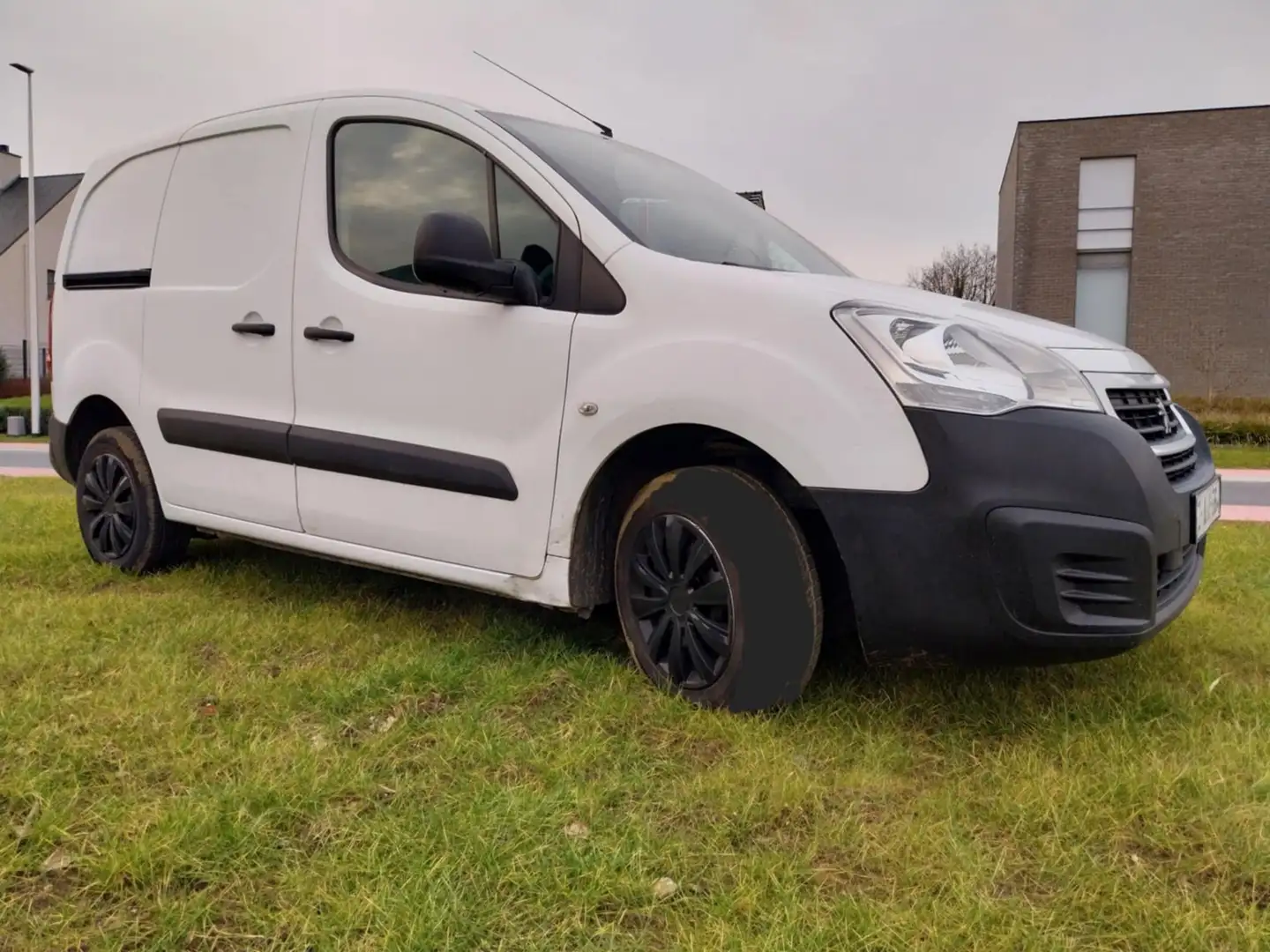 Peugeot Partner 1.6 BlueHDi 100 L2 Komfort - 1