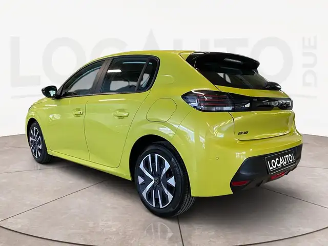 Peugeot 208 view 5