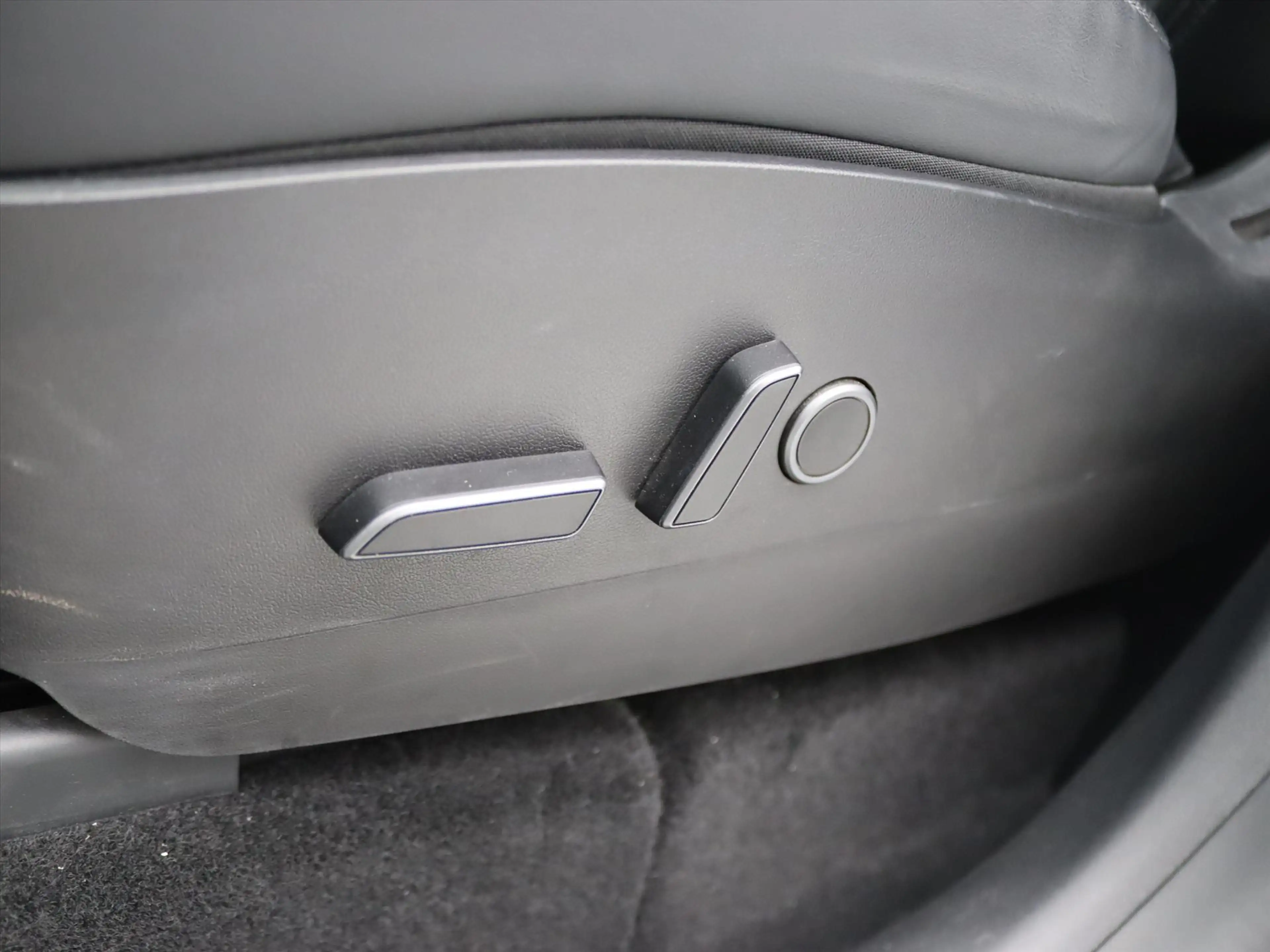Tesla Model Y Long Range AWD 75kWh 351pk [ AMD RYZEN+AUTOPILOT+1 — photo 18