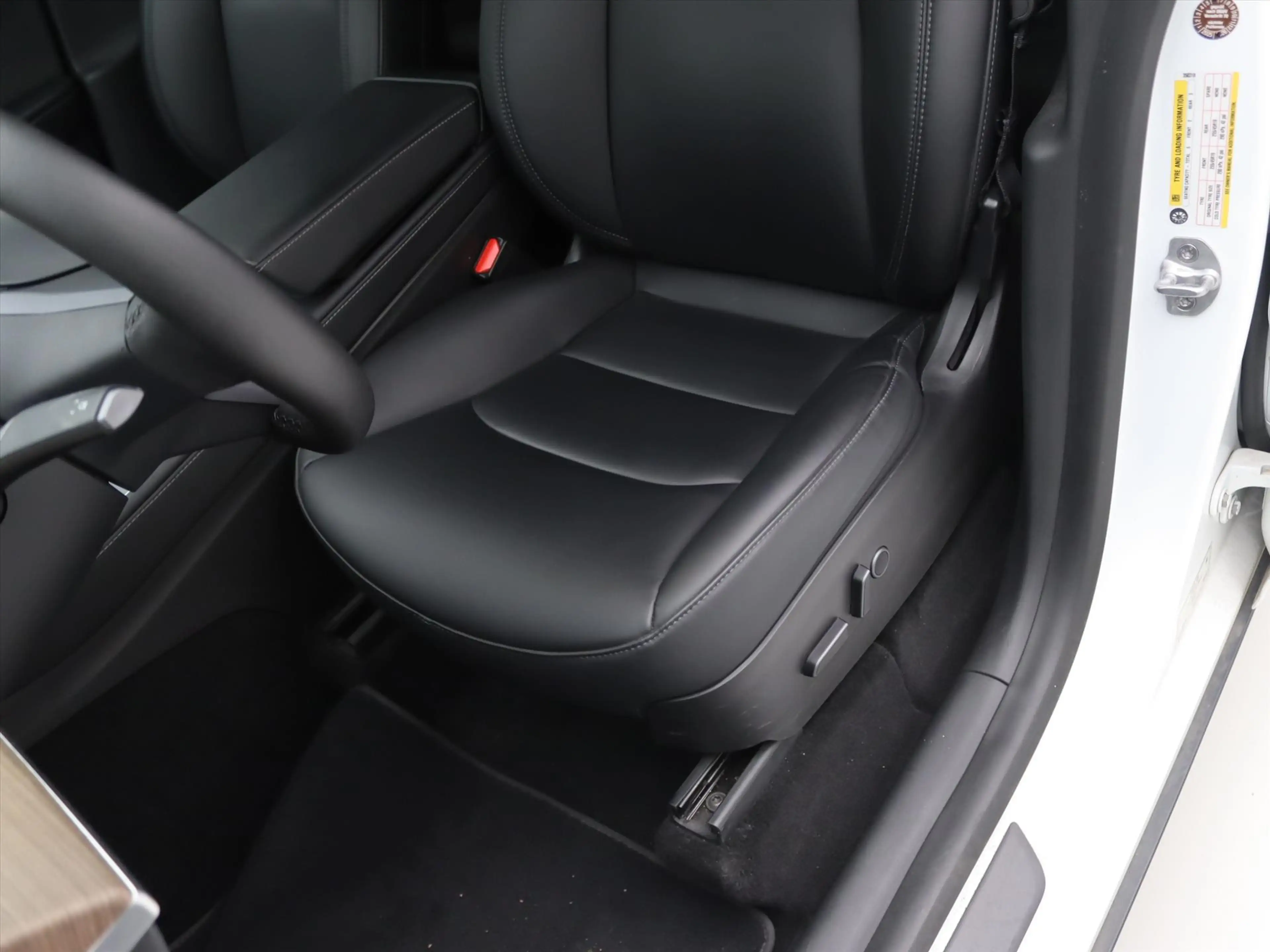 Tesla Model Y Long Range AWD 75kWh 351pk [ AMD RYZEN+AUTOPILOT+1 — photo 17