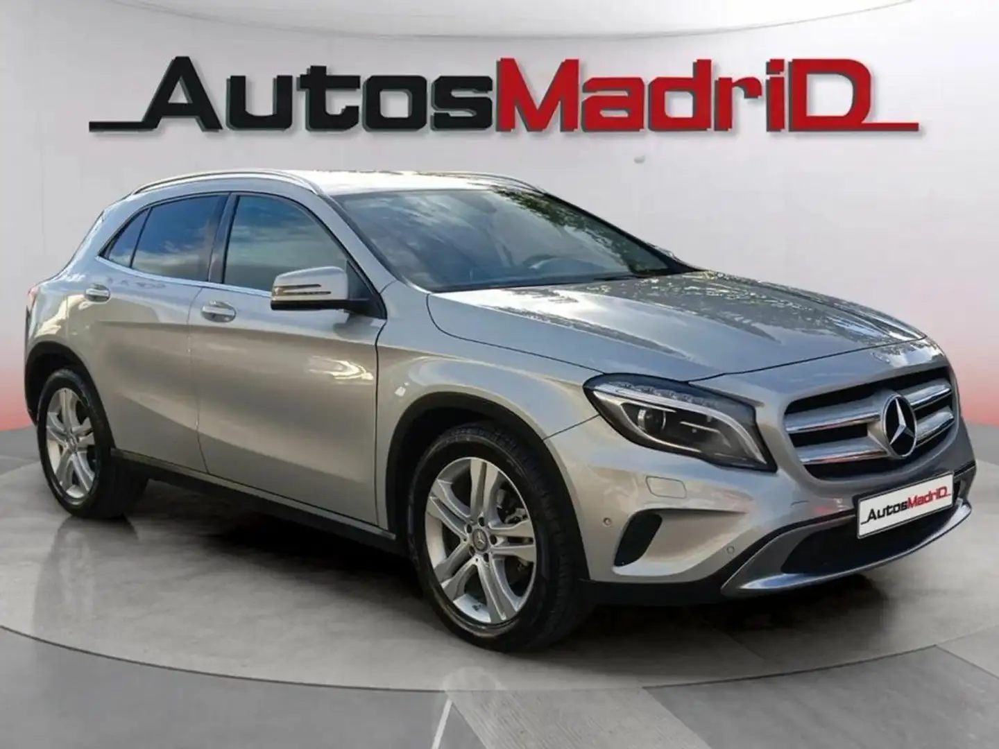 Mercedes-Benz GLA 200 d Urban Gris - 1