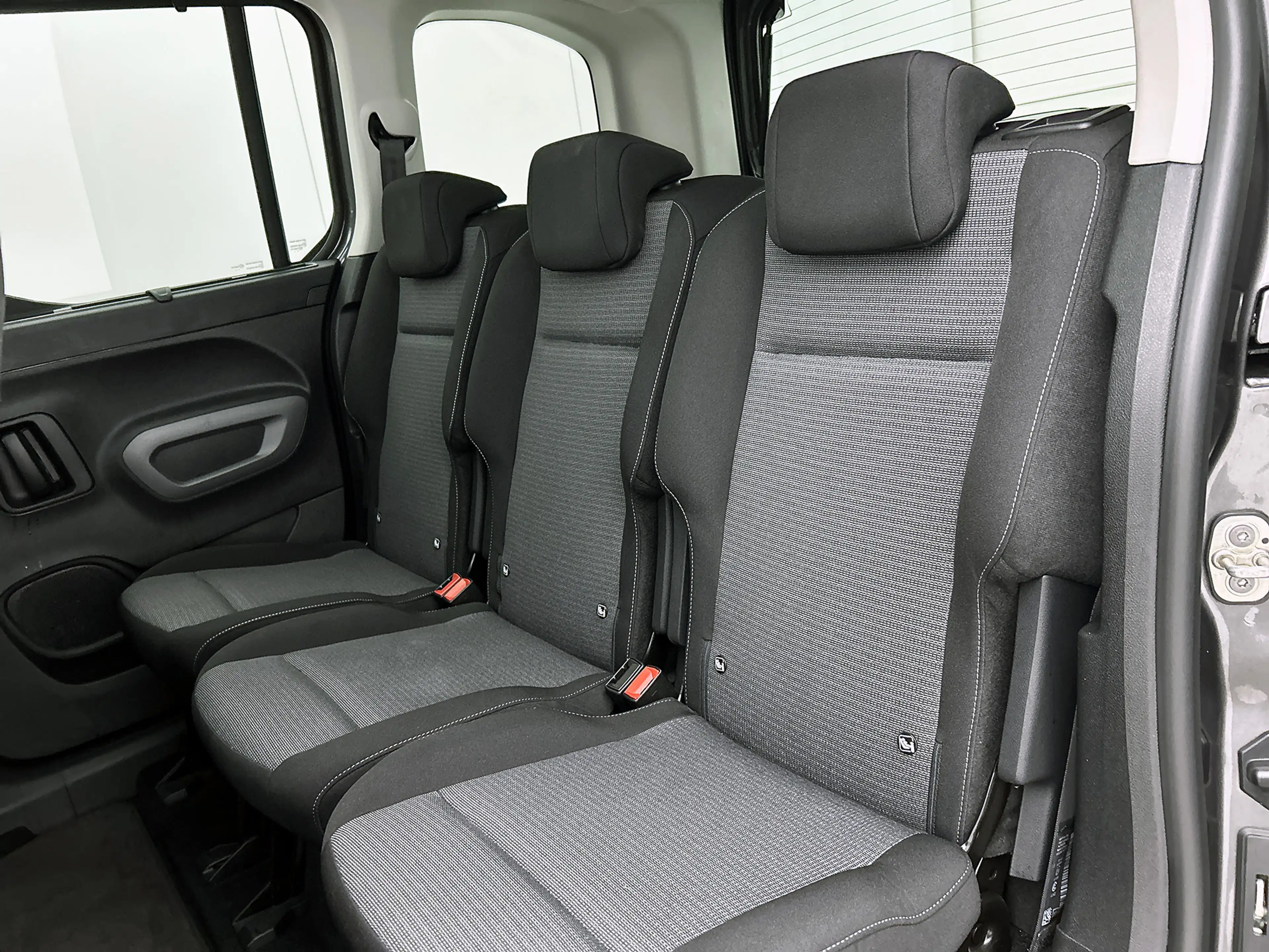 Toyota Proace City Verso 1.2 Turbo Dynamic | Trekhaak | Panoramadak | — photo 19
