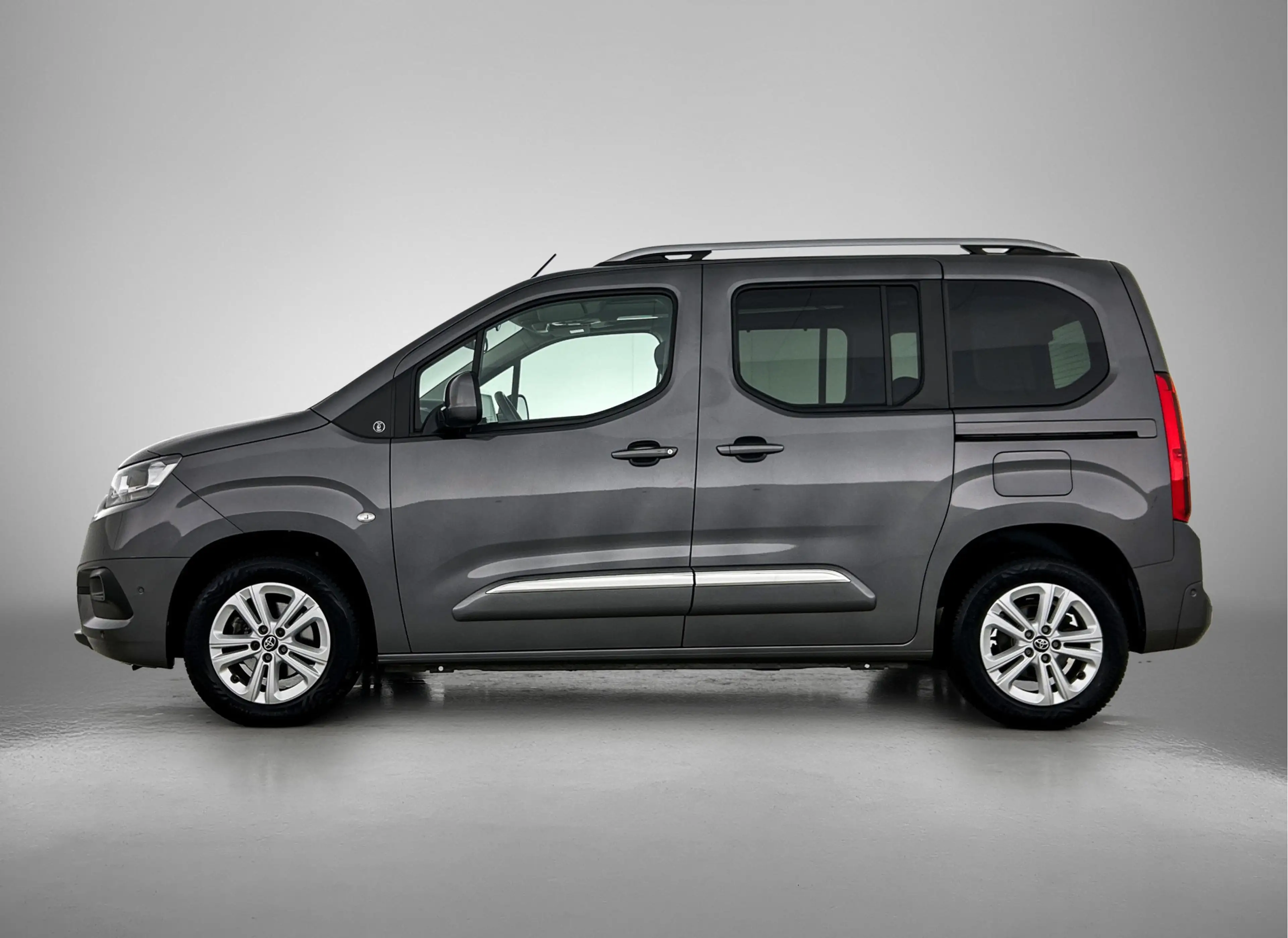 Toyota Proace City Verso 1.2 Turbo Dynamic | Trekhaak | Panoramadak | — photo 3