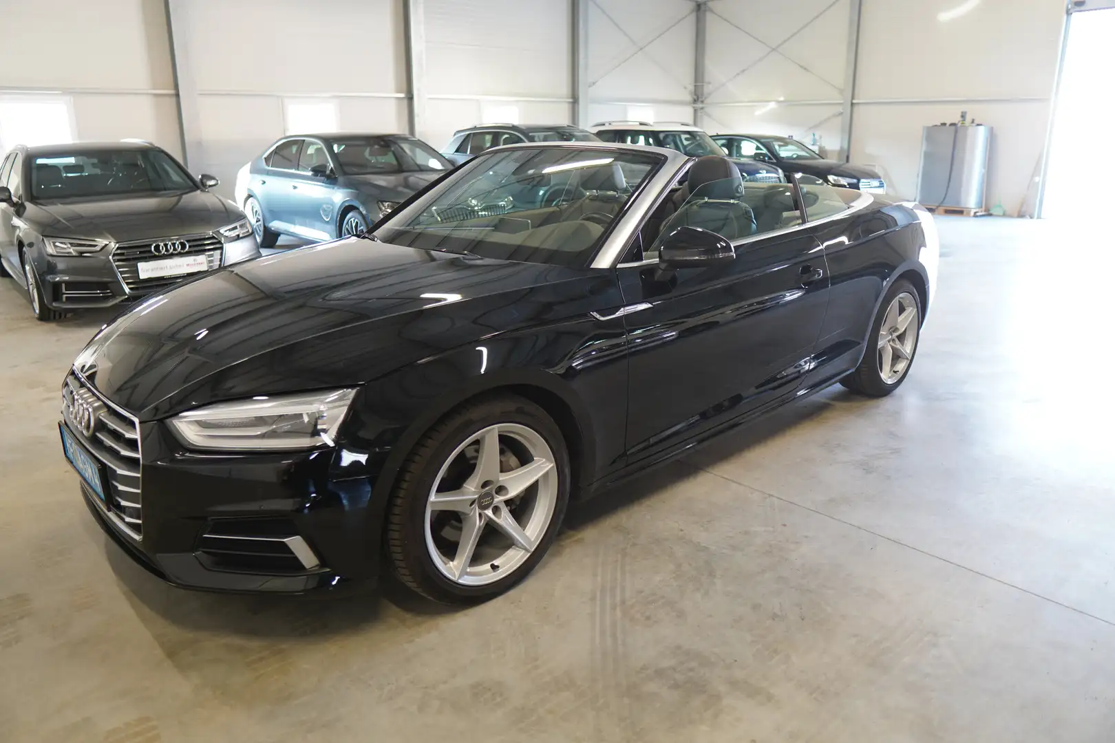 Audi A5 Cabrio 45 TDI Sport S-tronic XENON  NAVI VIRTUAL Zwart - 1