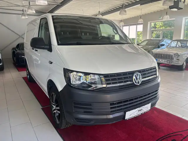 Volkswagen Transporter view 9