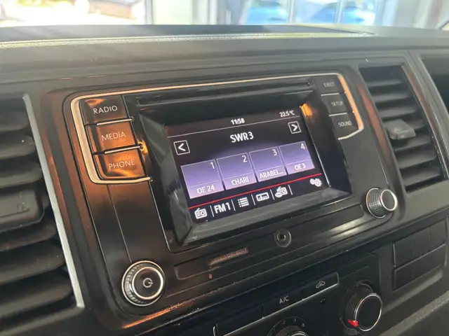 Volkswagen Transporter view 20