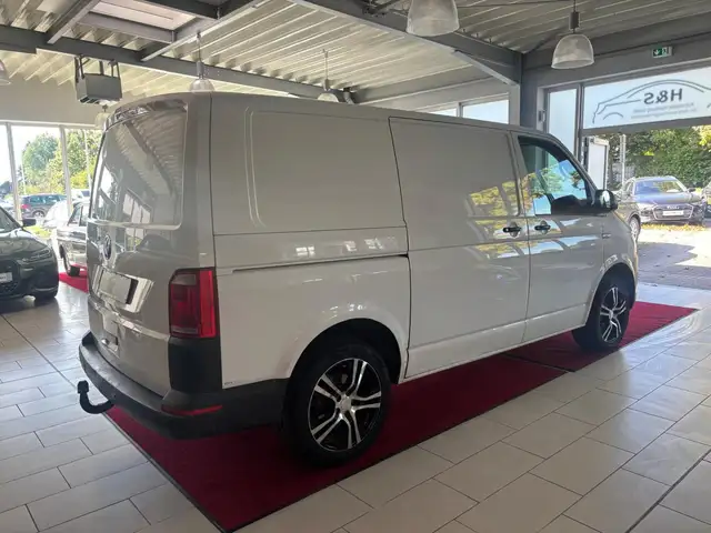 Volkswagen Transporter view 8