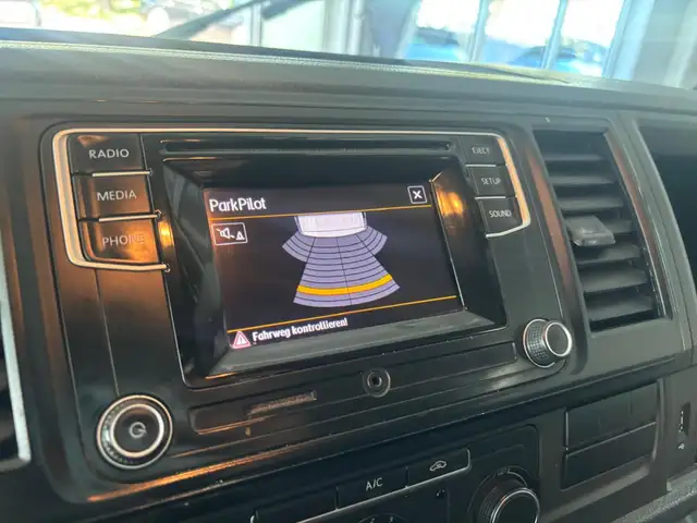 Volkswagen Transporter view 23