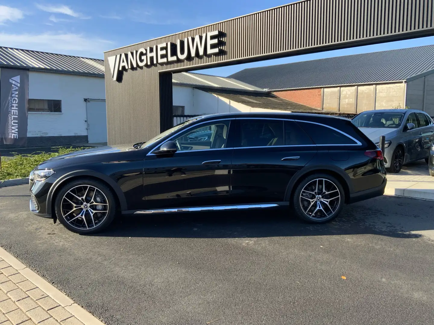 Mercedes-Benz E 300 de T 4Matic All-Terrain AVANTGARDE Noir - 1