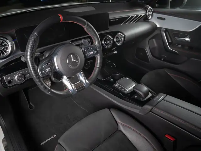Mercedes-Benz Cla view 11