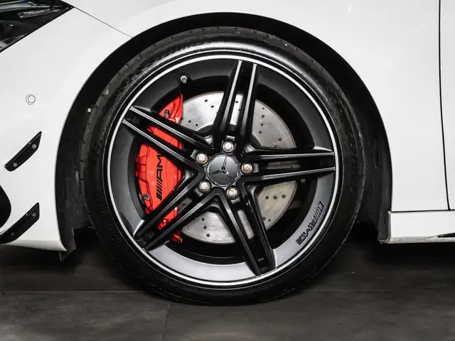 Mercedes-Benz Cla view 4