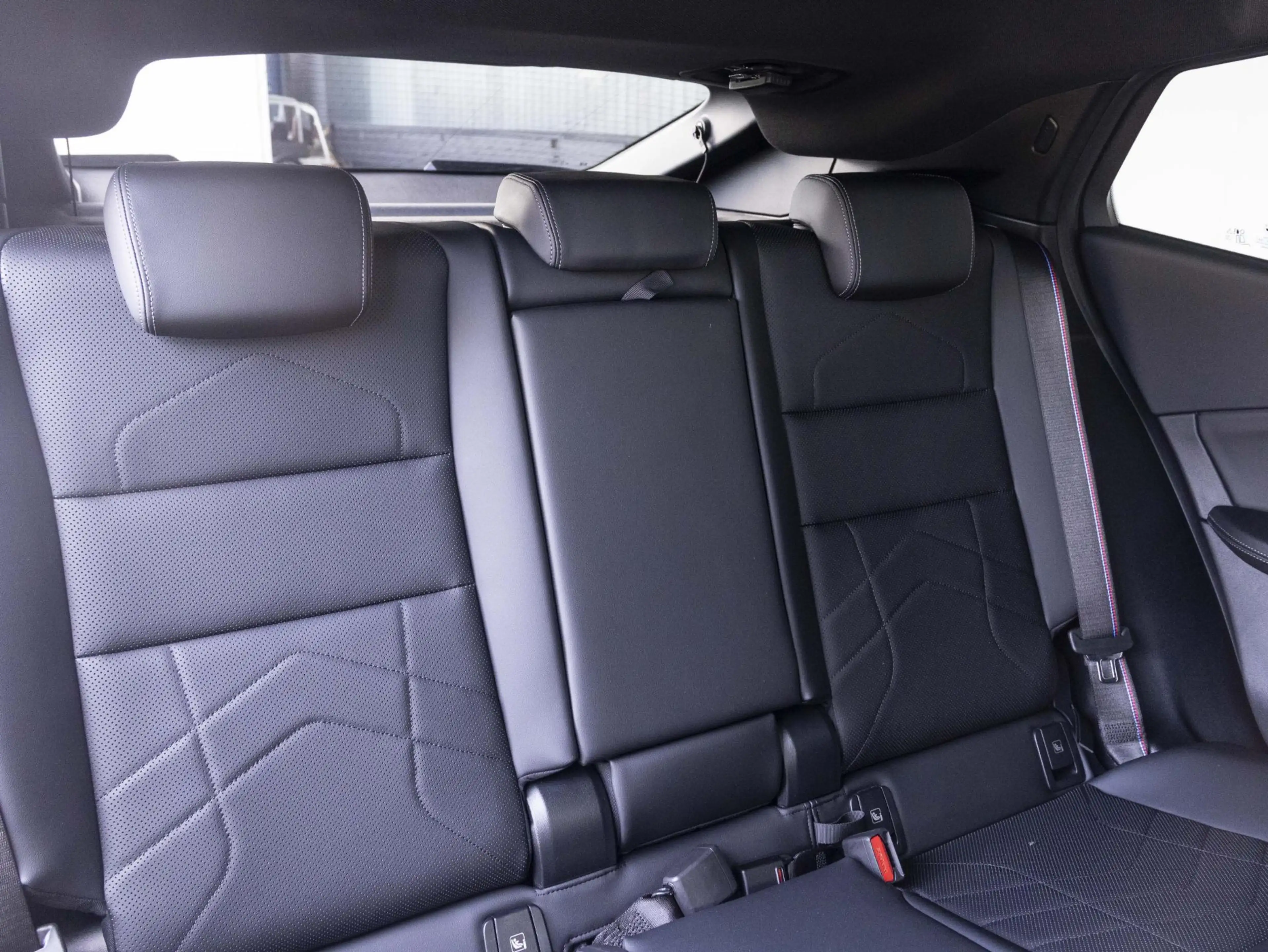 BMW iX2 eDrive20 | M Sportpakket Pro | Innovation Pack | 2 — photo 11