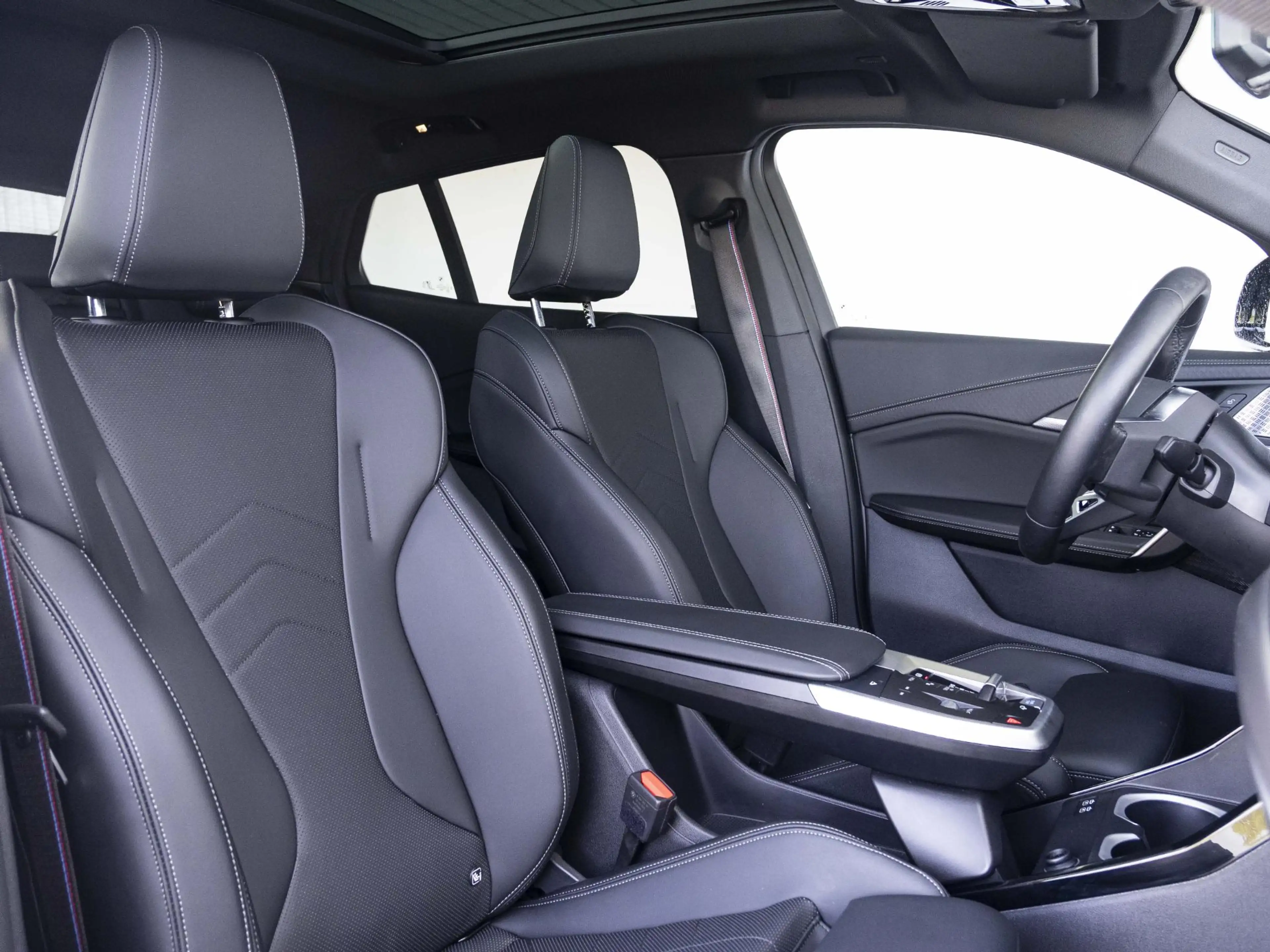 BMW iX2 eDrive20 | M Sportpakket Pro | Innovation Pack | 2 — photo 4