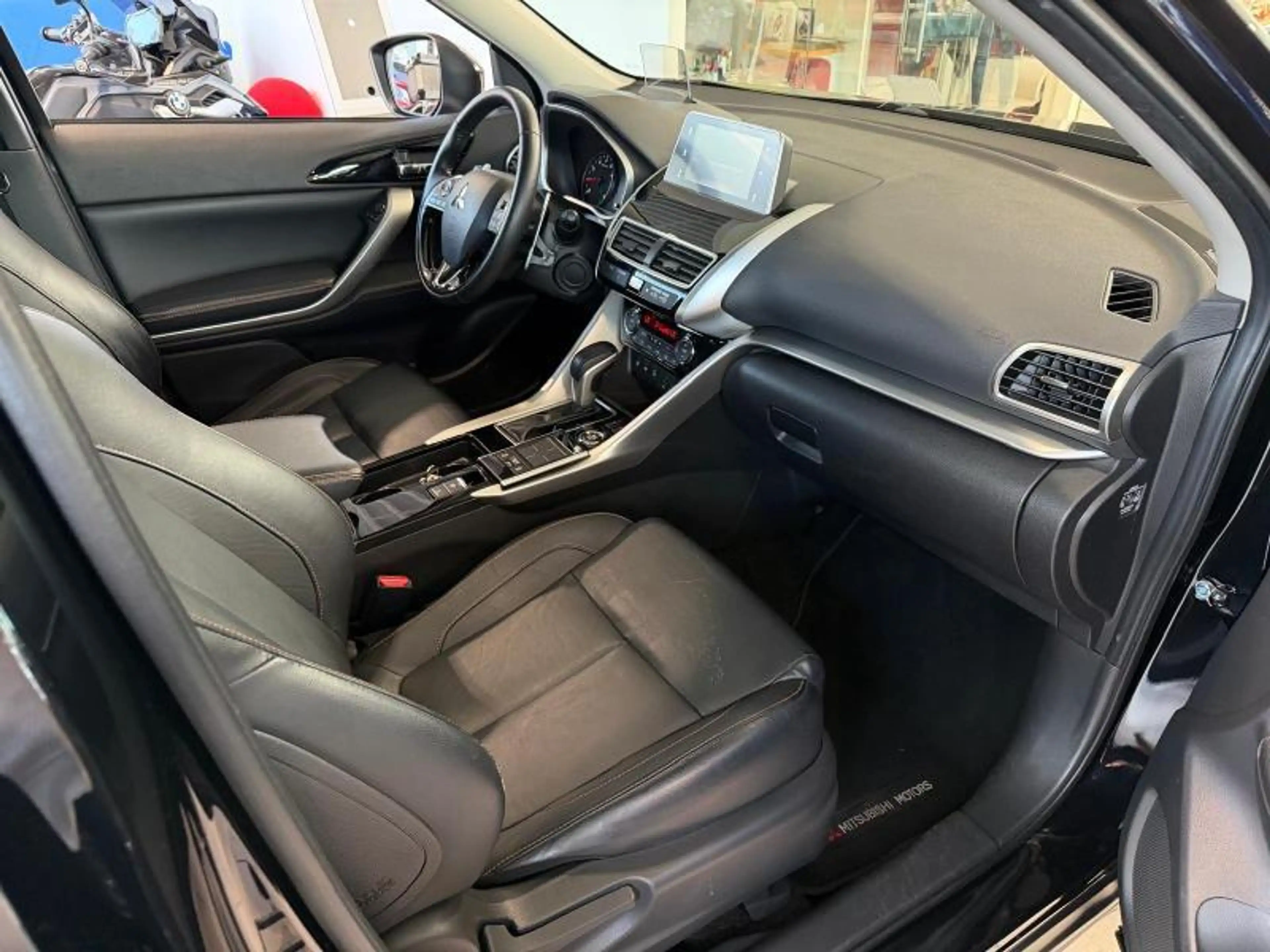 Mitsubishi Eclipse CROSS 1.5 ess A/T AWD — photo 12