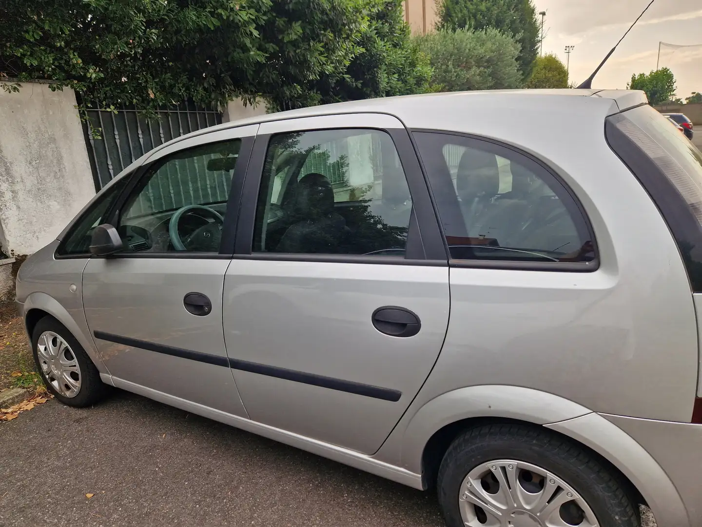 Opel Meriva Meriva I 2007 1.4 16v Enjoy c/esp Argento - 2