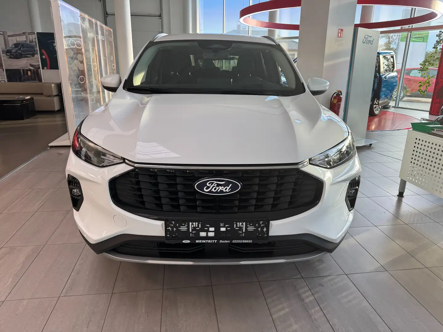 Ford Kuga 2.5 Duratec FHEV Titanium Aut. LAGERBONUS Weiß - 2