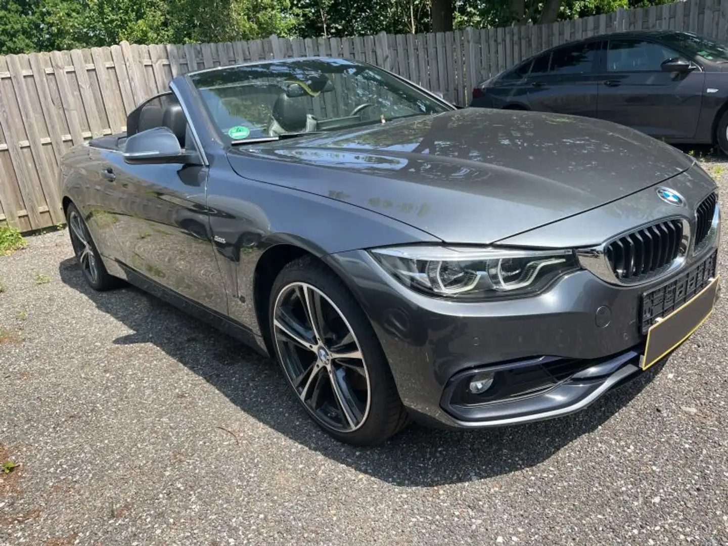 BMW 430 i xDr. Cabrio Sport Line LED Navi H&K HuD DAB Grau - 2