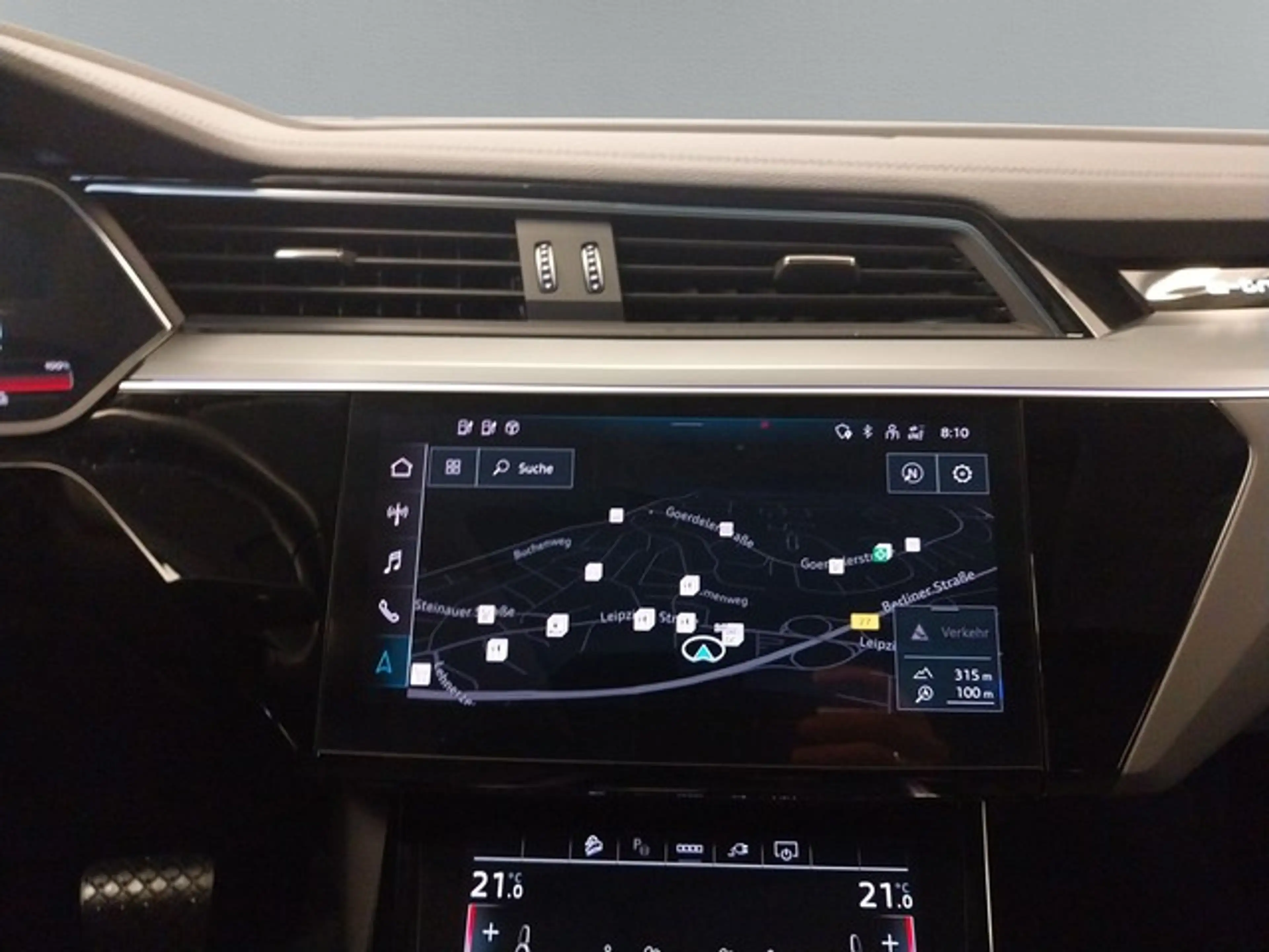 Audi Q8 e-tron 50 advanced AHK Pano Assistenzpaket+ — photo 12